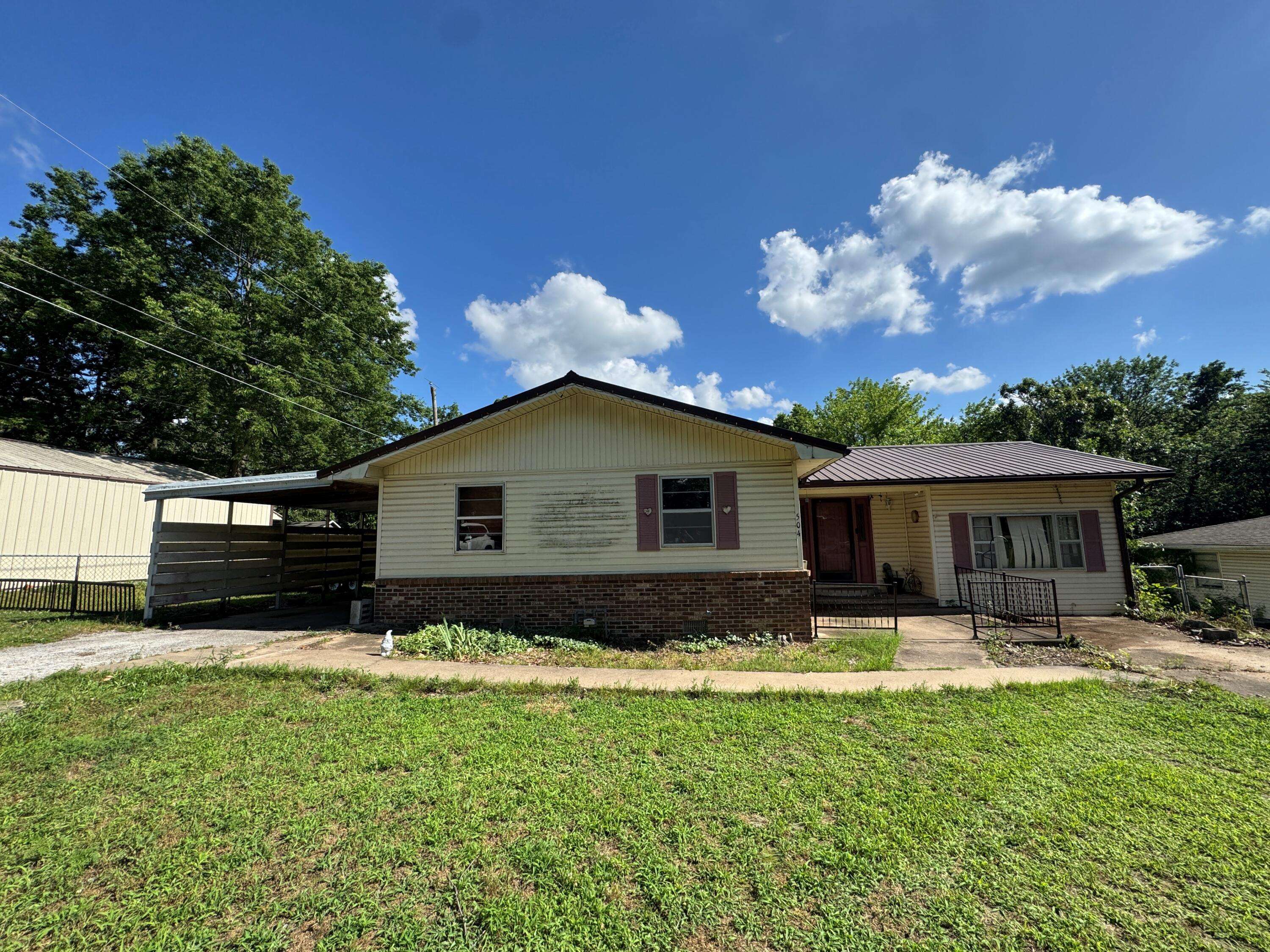 504 Woodland ST, Carl Junction, MO 64834