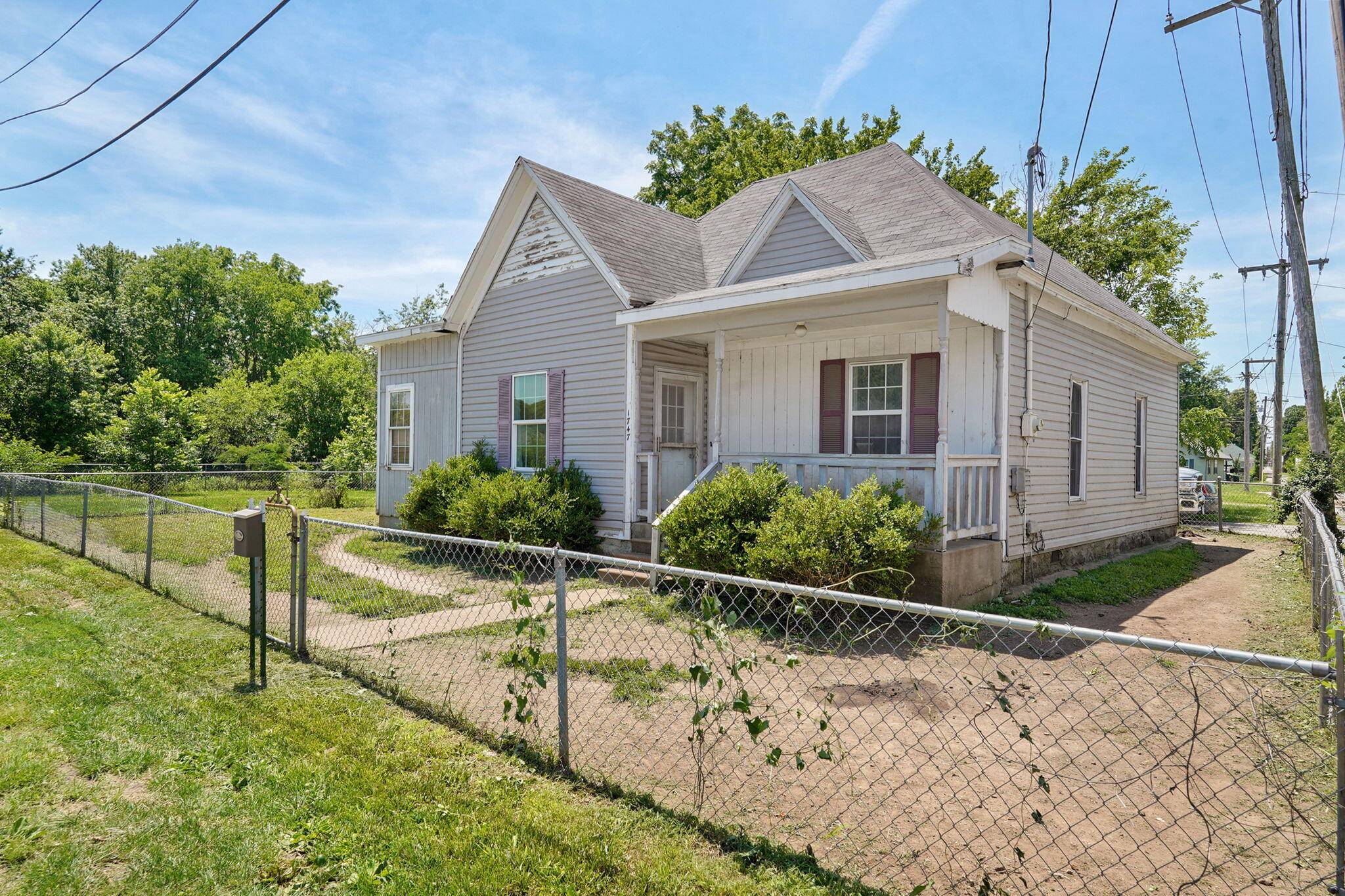 1747 N Texas AVE, Springfield, MO 65803