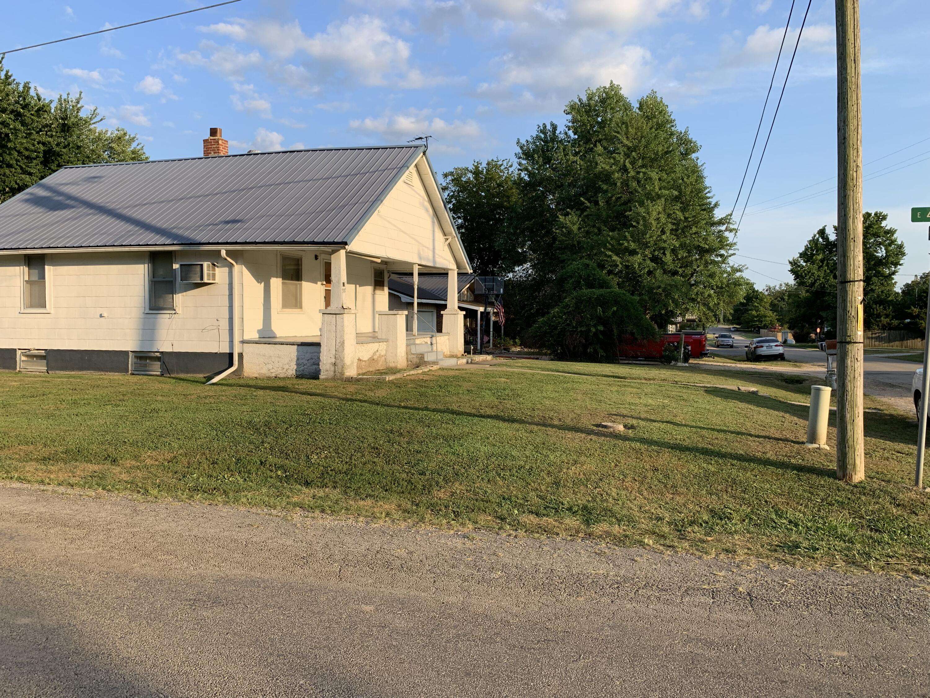 310 N Davis ST, Miller, MO 65707