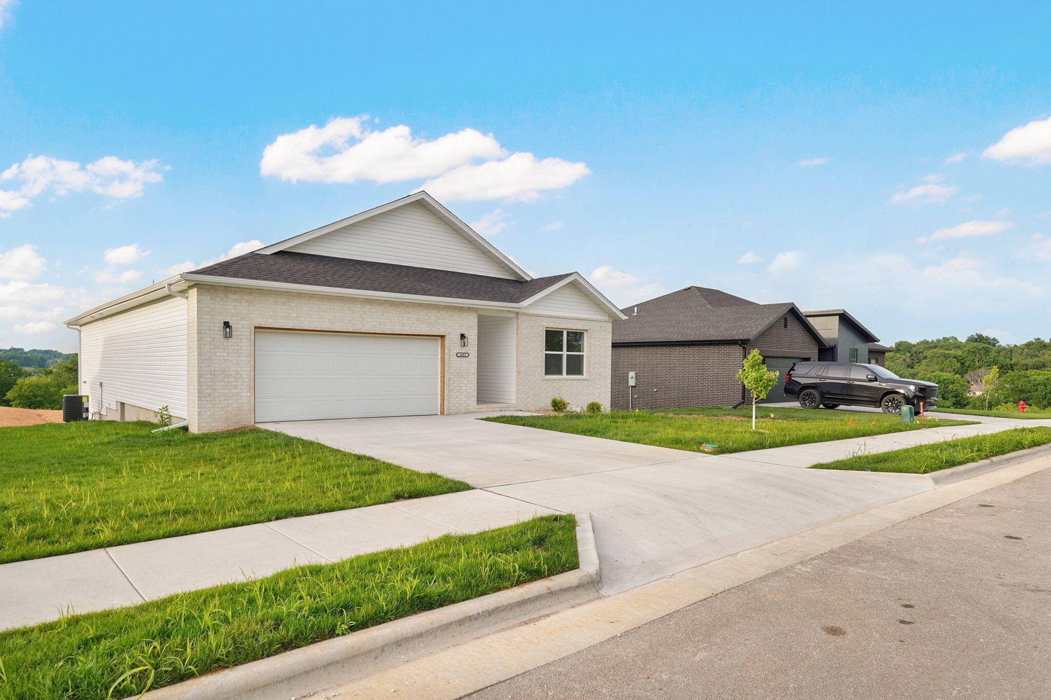 1003 W Jay ST, Ozark, MO 65721