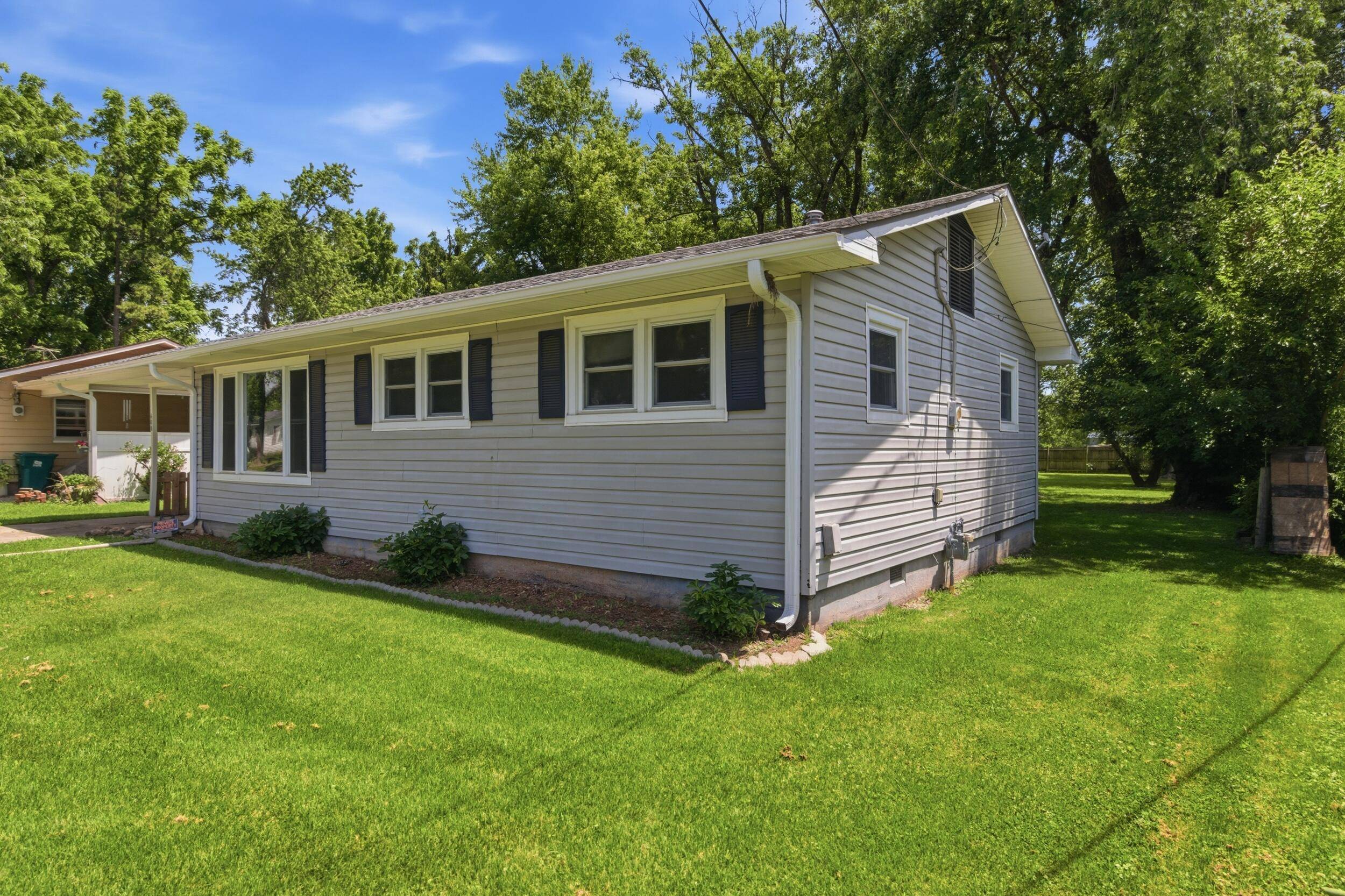 608 S High ST, Mountain Grove, MO 65711