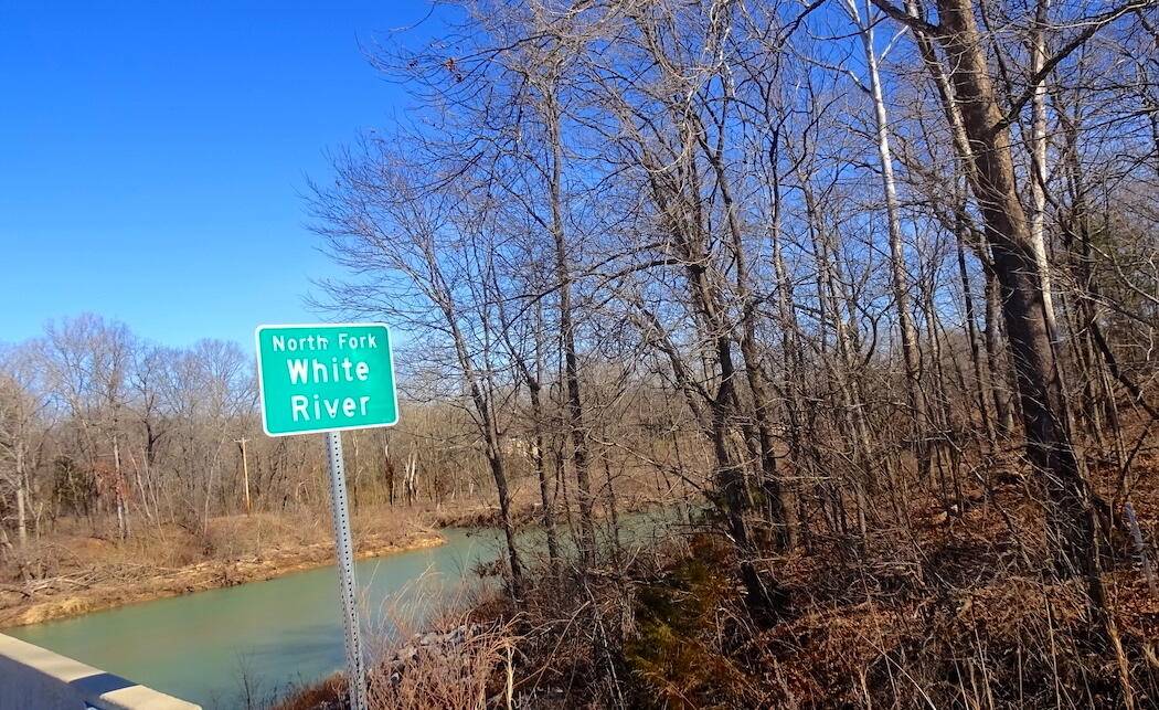 1963 State Route Pp, Tecumseh, MO 65760