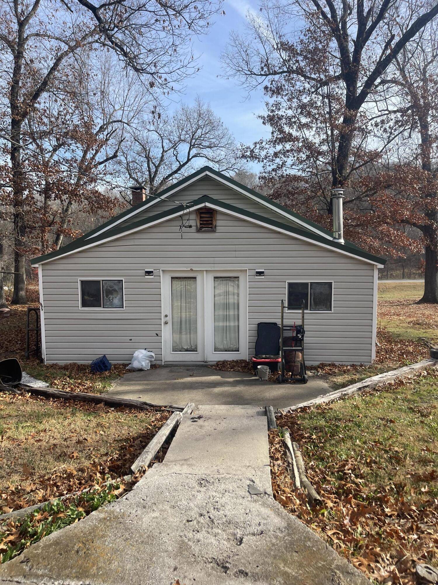 10256 Otter DR, Neosho, MO 64850