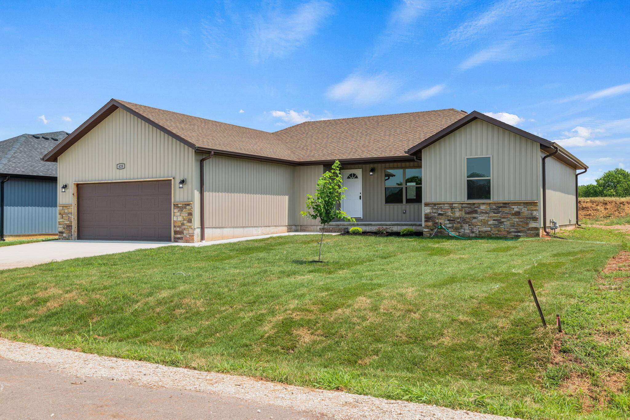 420 Beavertail RD, Ash Grove, MO 65604