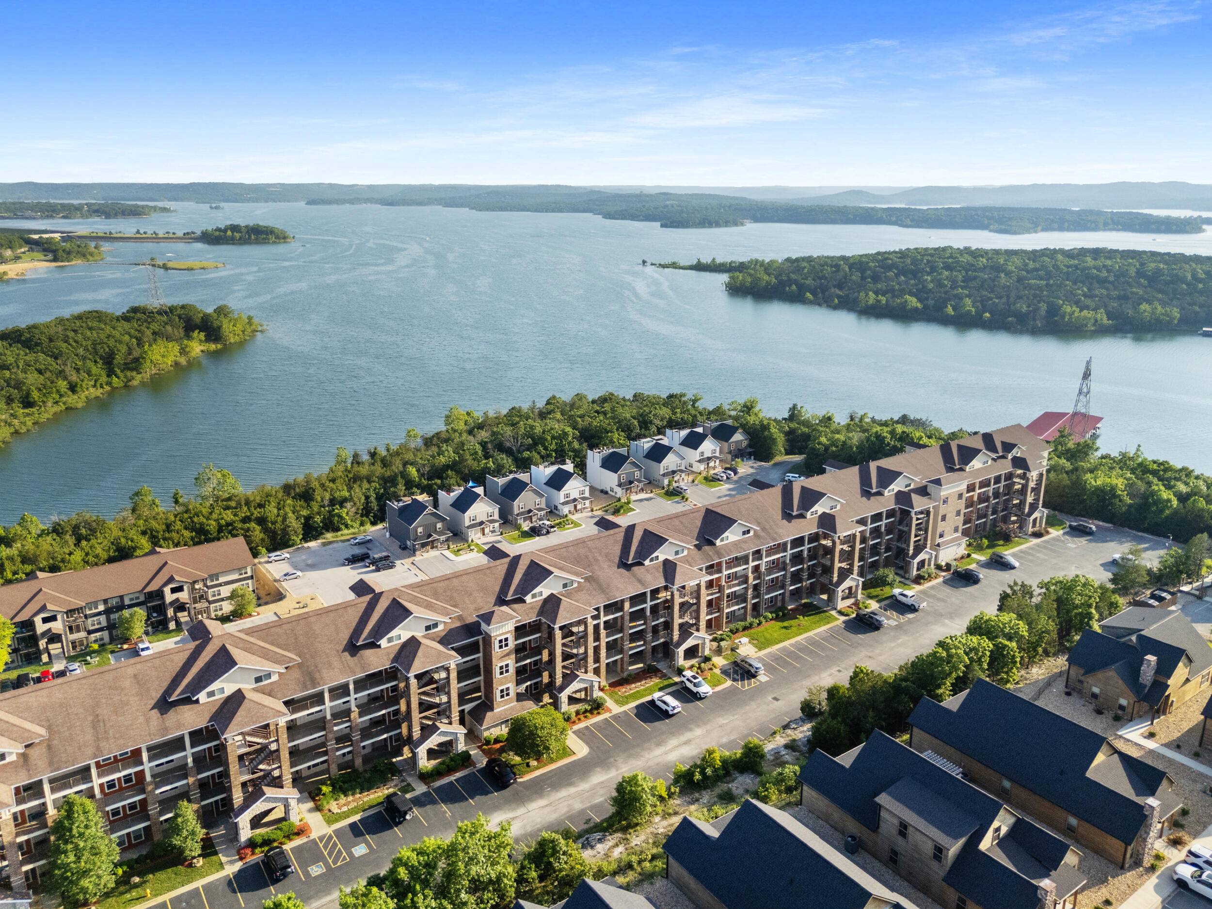 200 Majestic DR #Apt 415, Branson, MO 65616