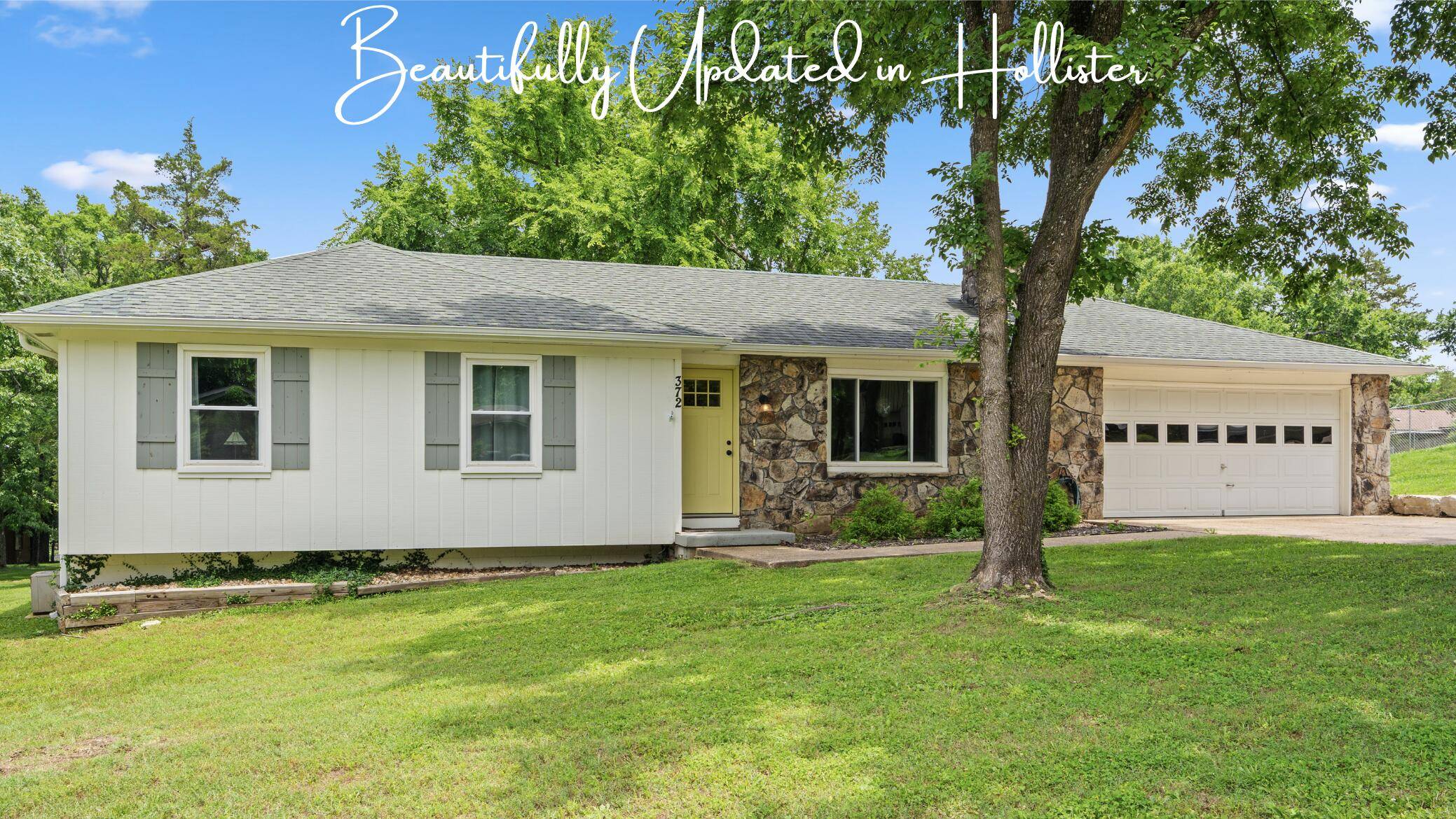 372 Greenbrier LN, Hollister, MO 65672