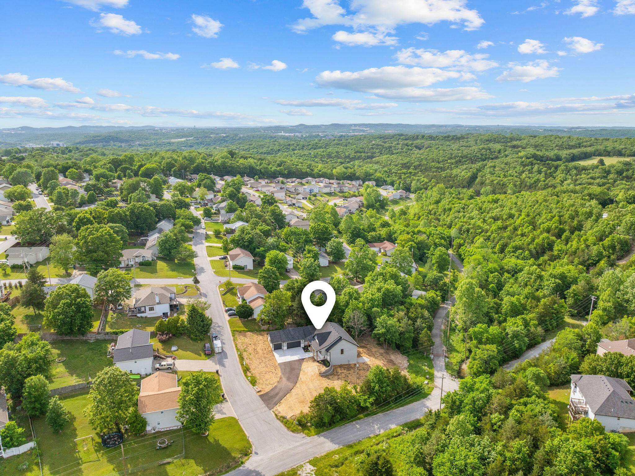 654 Walkington LN, Branson, MO 65616