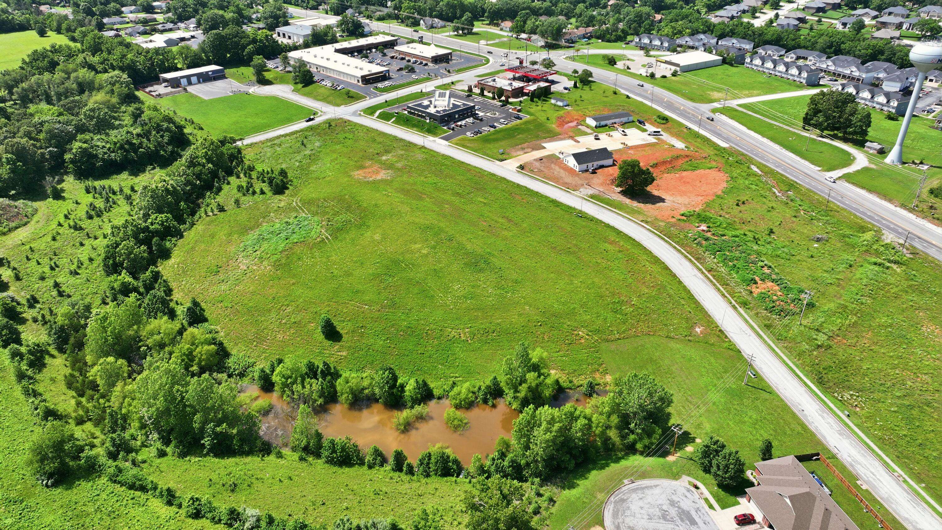 000 Crimson AVE, Nixa, MO 65714