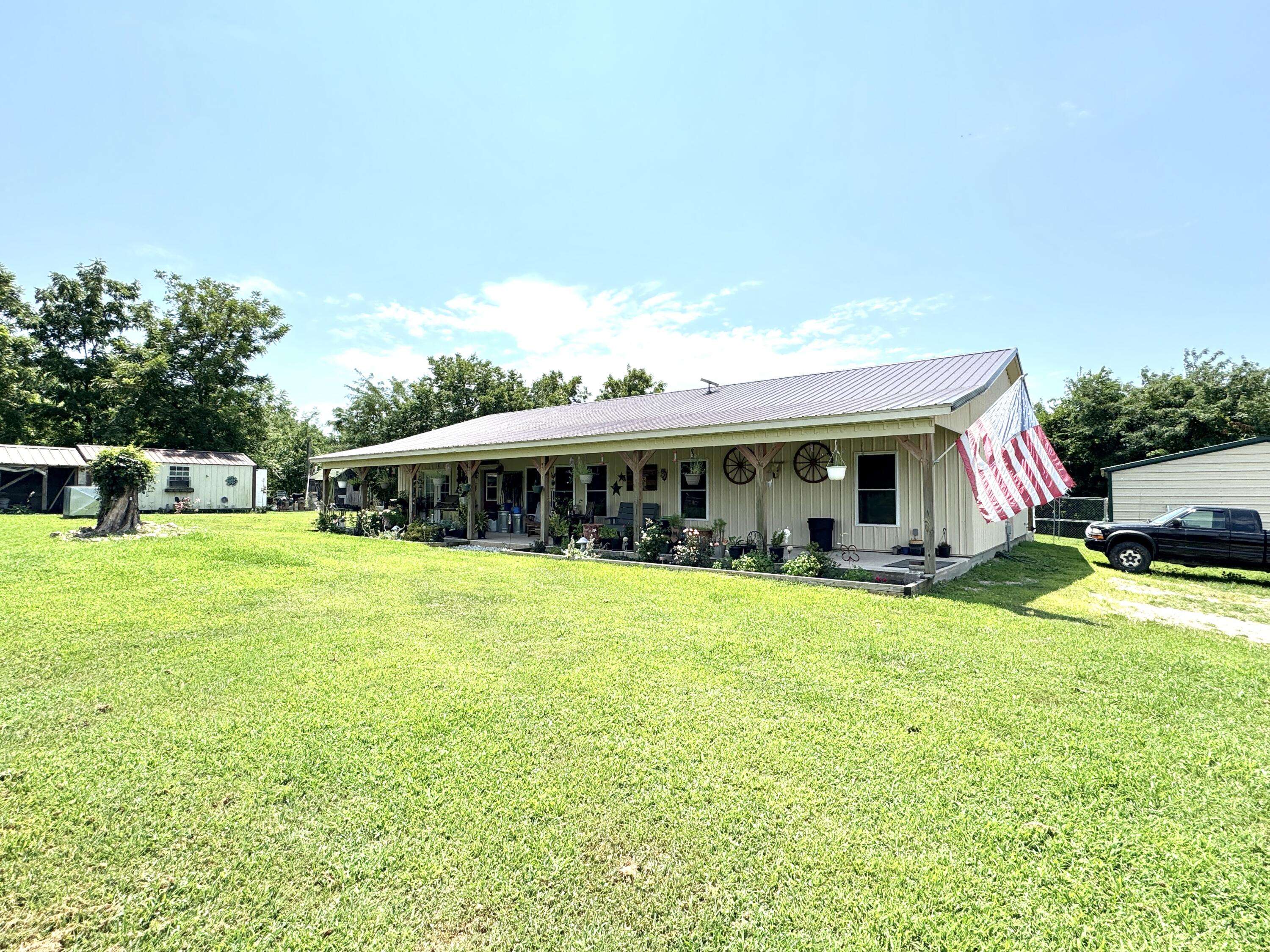 574 E Dade 102, Everton, MO 65646