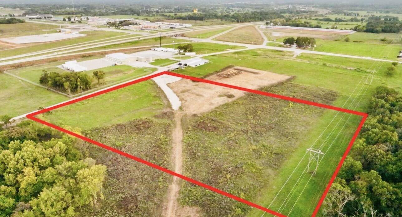 000 Memory Lane, Neosho, MO 64850