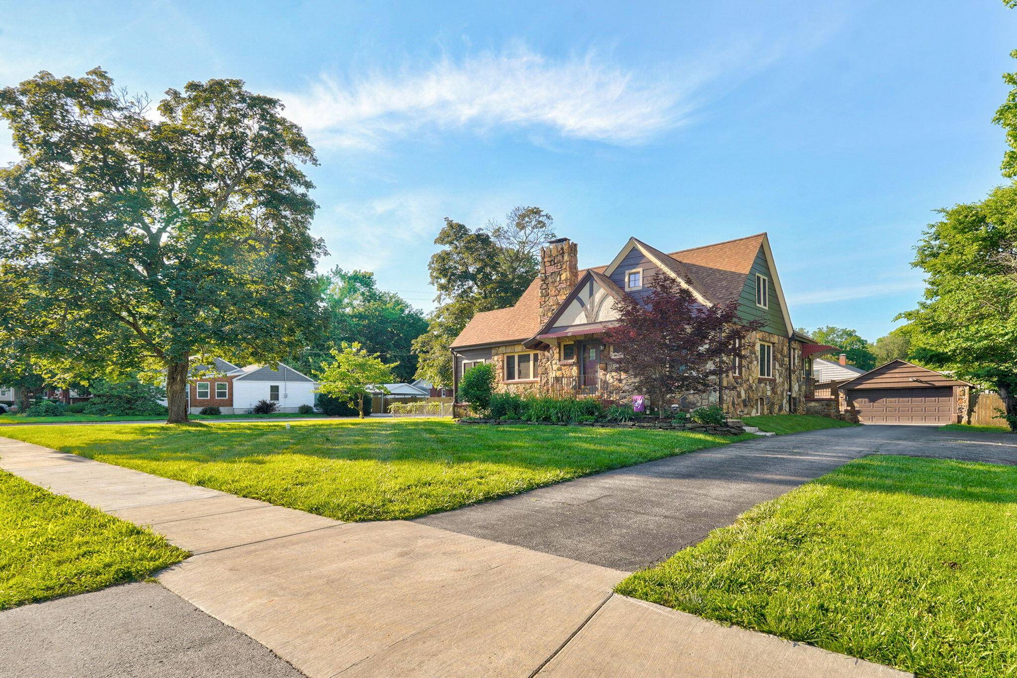 1328 E Bennett ST, Springfield, MO 65804