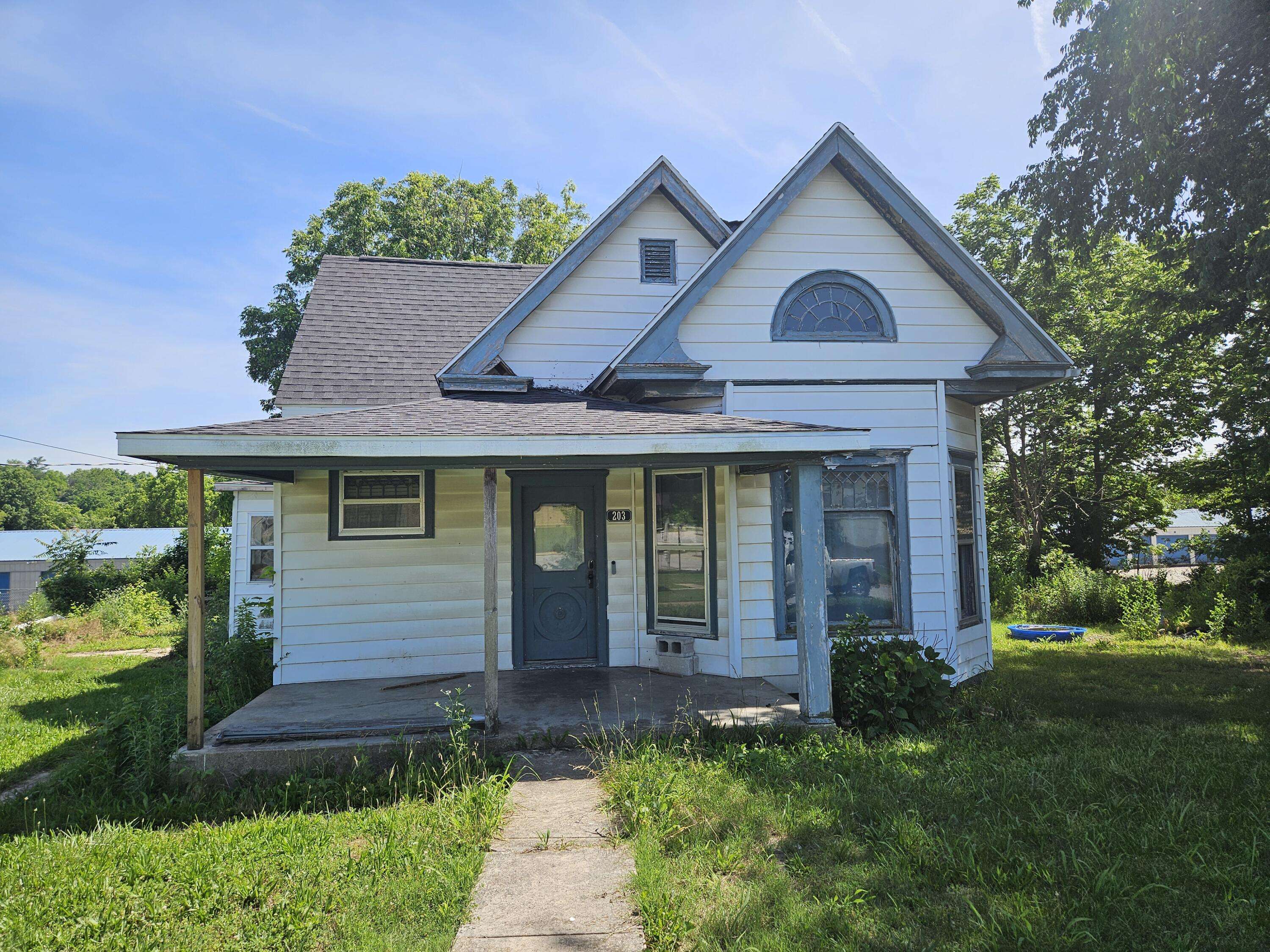 203 E Pennington AVE, Ava, MO 65608