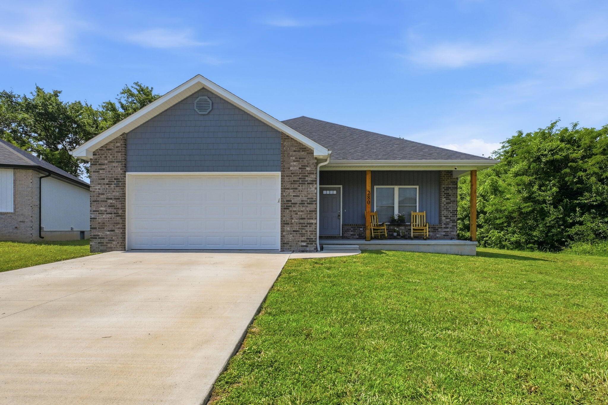 280 W Erin CIR, Bolivar, MO 65613
