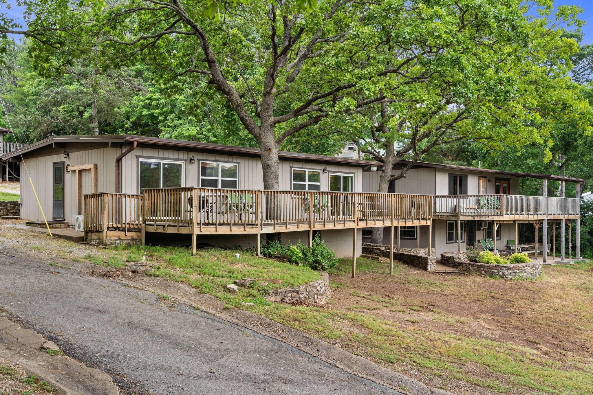 346 Terrace Crest LN #5, Reeds Spring, MO 65737