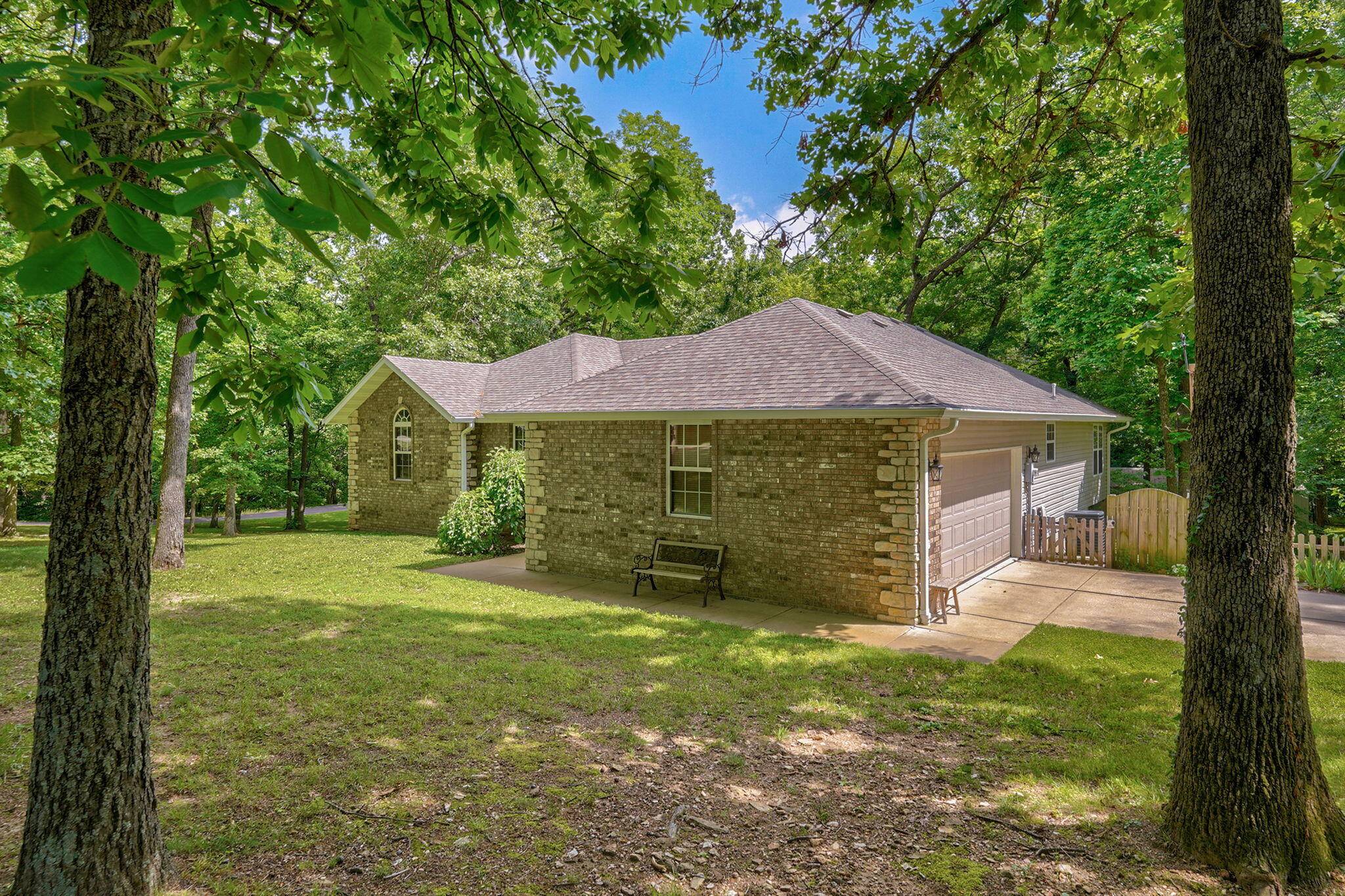 205 Nice Place RD, Clever, MO 65631