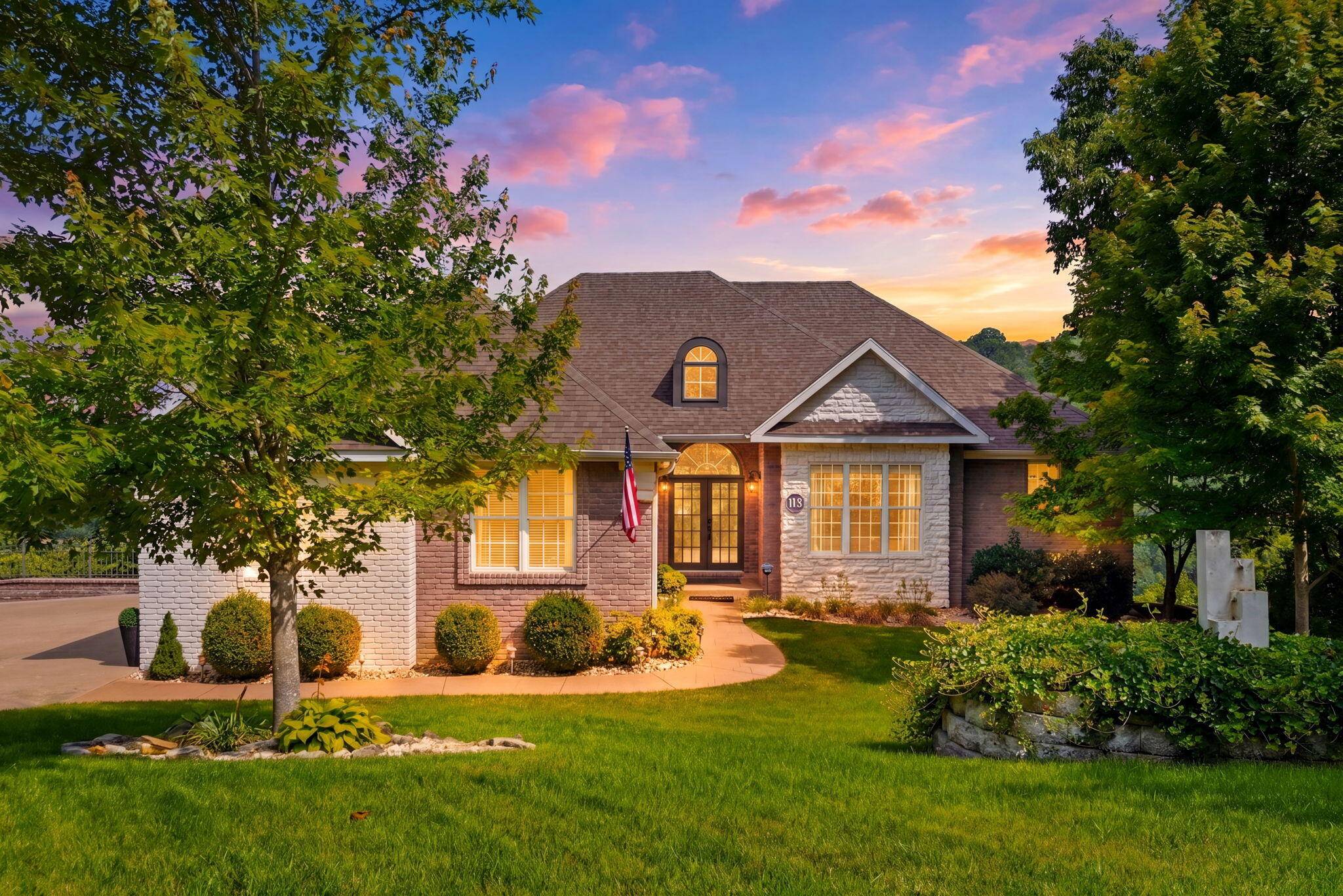 175 Split Rock DR, Hollister, MO 65672