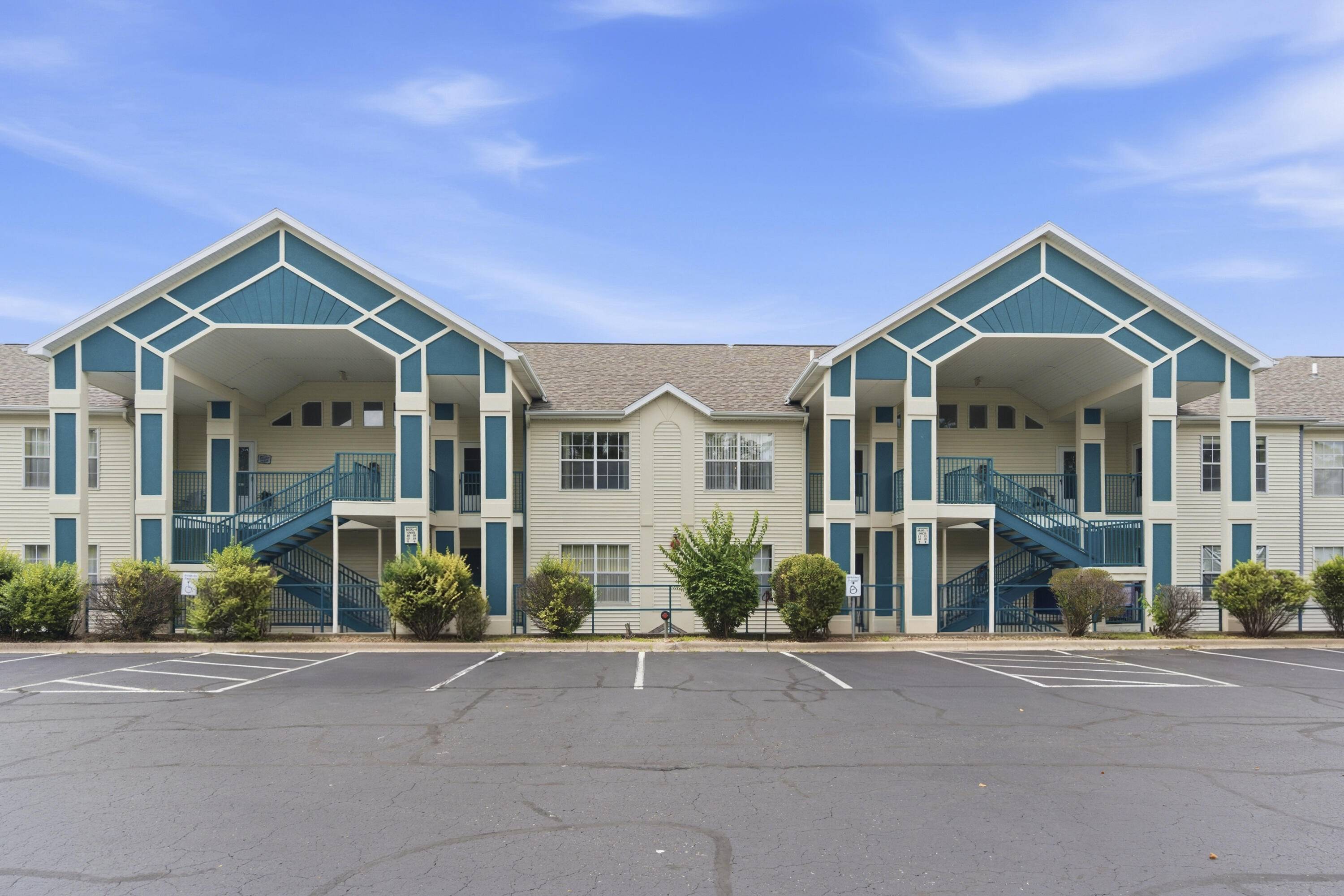 120 Spring Creek CT #32, Branson, MO 65616