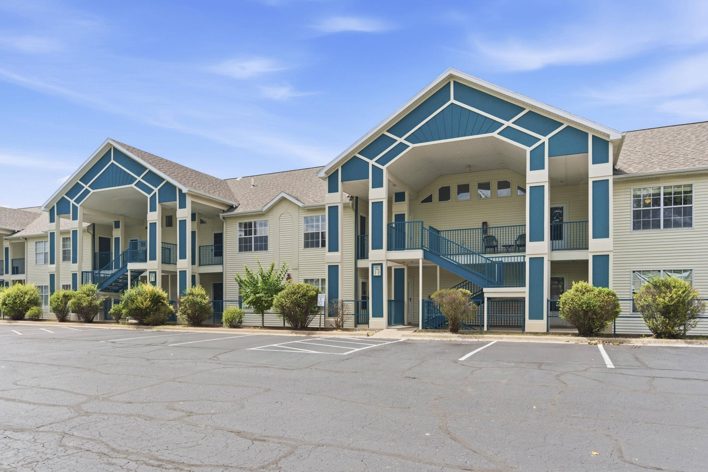 120 Spring Creek CT #32, Branson, MO 65616