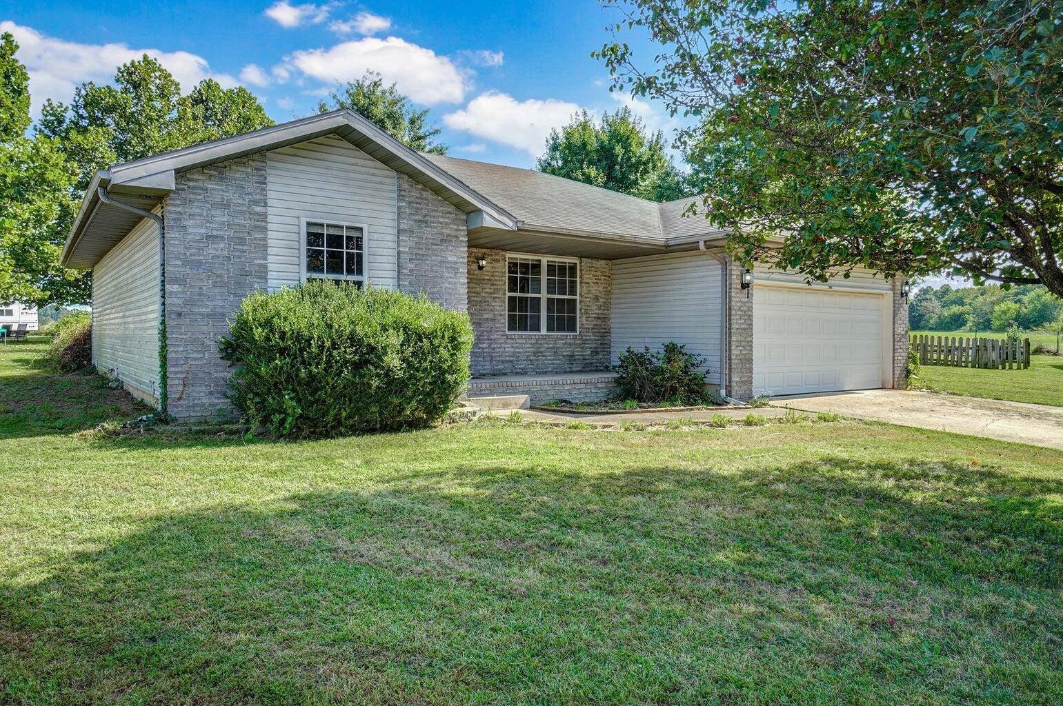 5474 Bradley AVE, Pleasant Hope, MO 65725