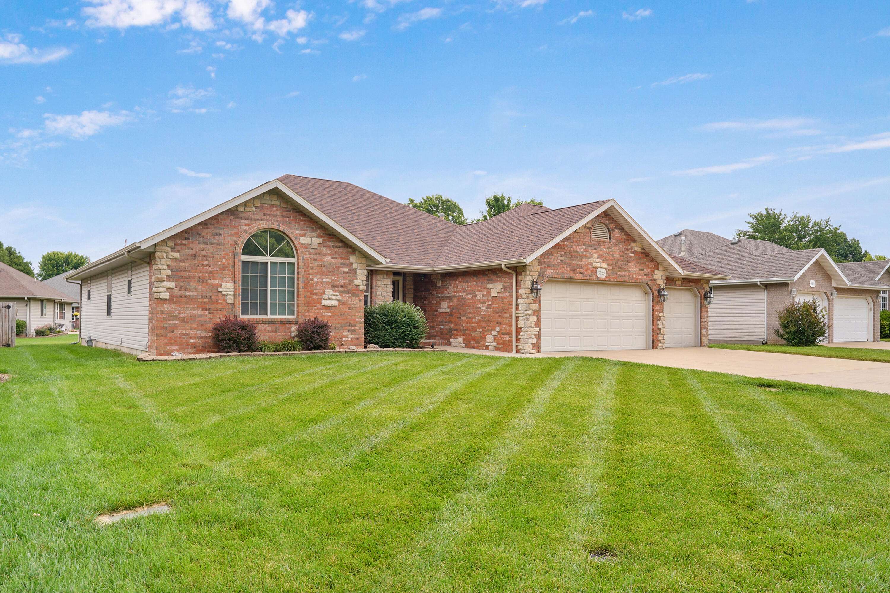 3969 W Greenwood ST, Springfield, MO 65807