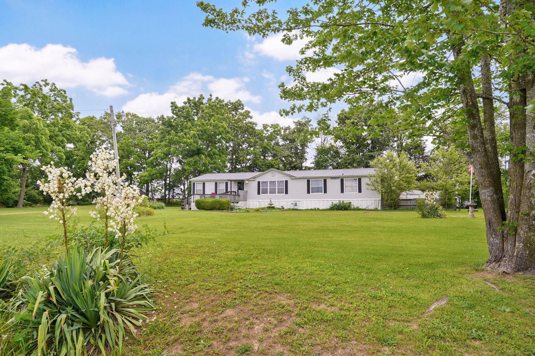 424 W Ragsdale ST, Seymour, MO 65746