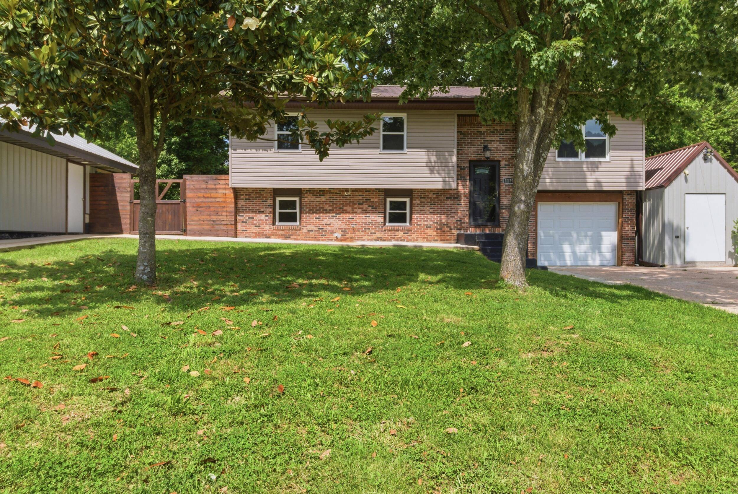 1139 Columbus ST, West Plains, MO 65775