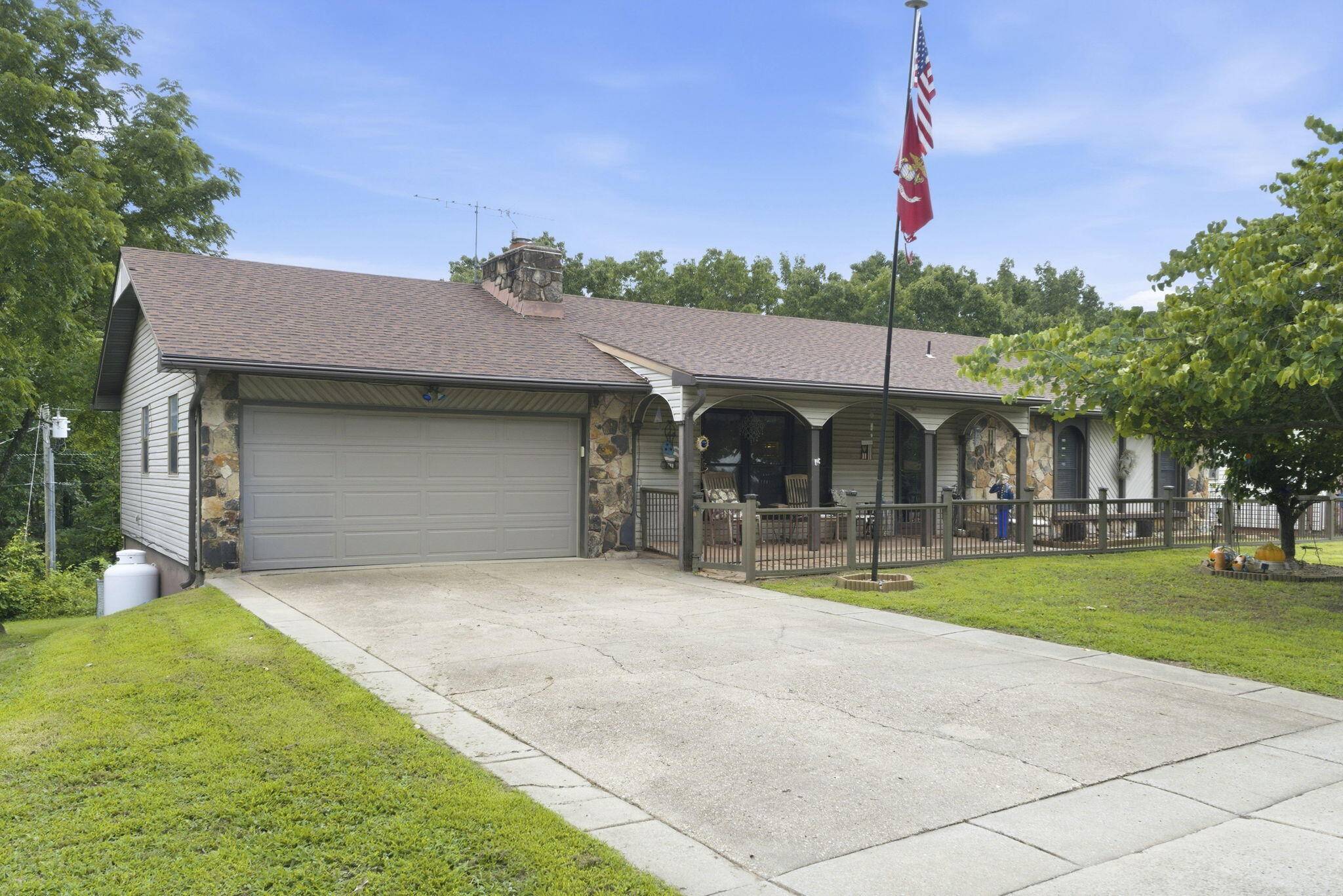 36 James River RD, Kimberling City, MO 65686