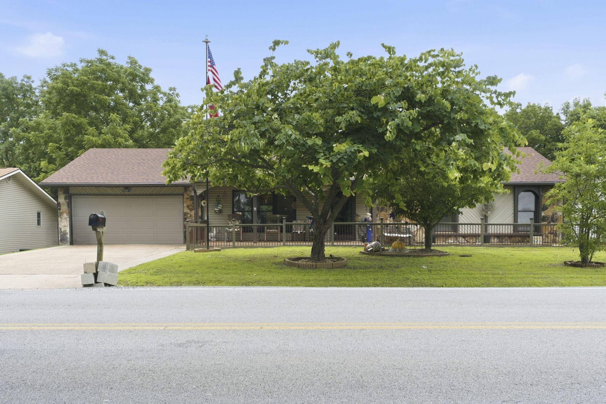 36 James River RD, Kimberling City, MO 65686