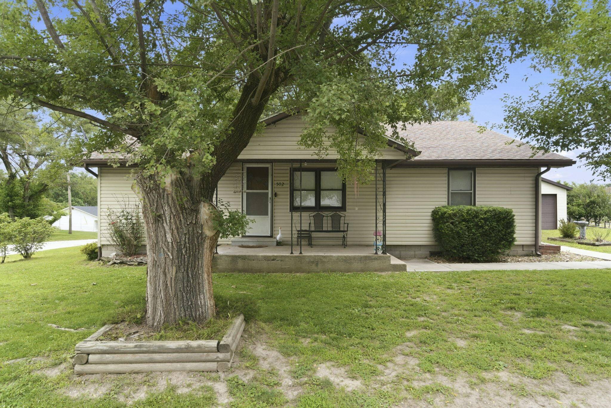 502 S Pear ST, Buffalo, MO 65622