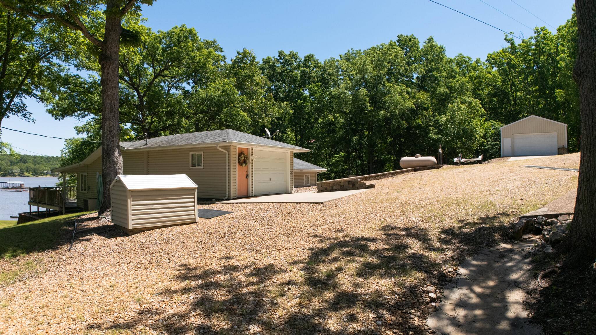 30850 Settlers LN, Edwards, MO 65326