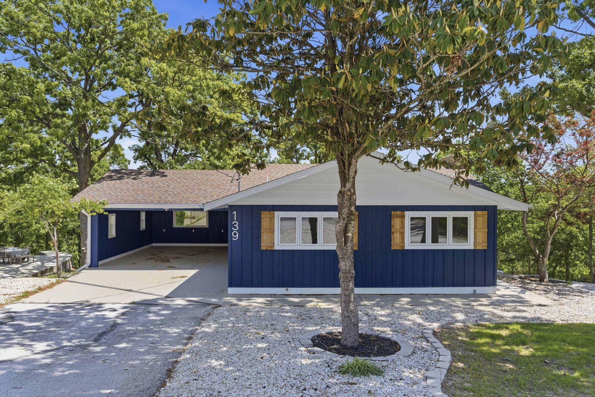139 Lakeshore DR, Kimberling City, MO 65686