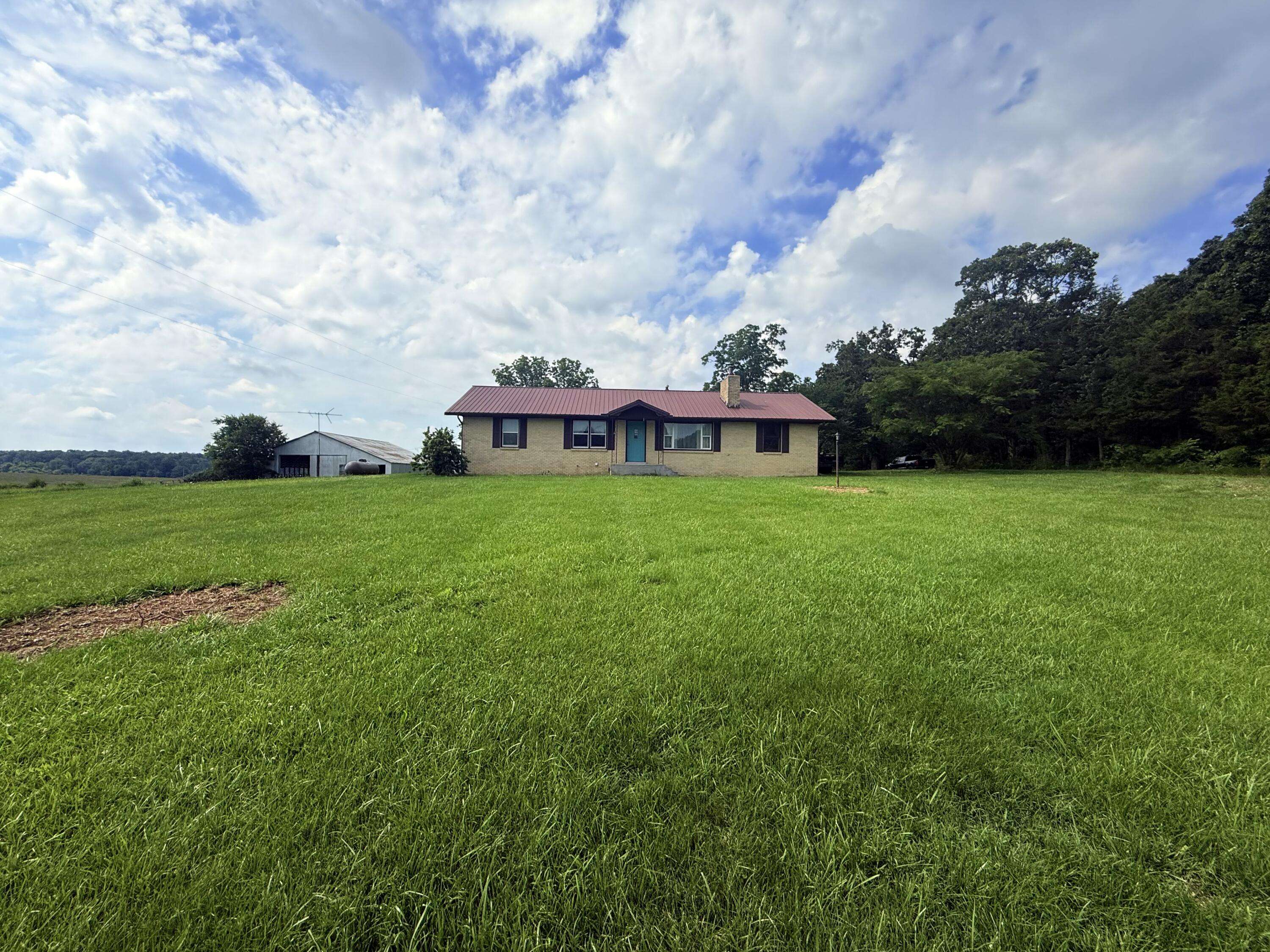 820 S Dallas County Line RD, Conway, MO 65632