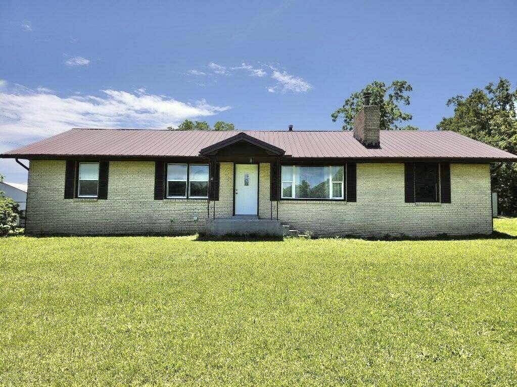 820 S Dallas County Line RD, Conway, MO 65632