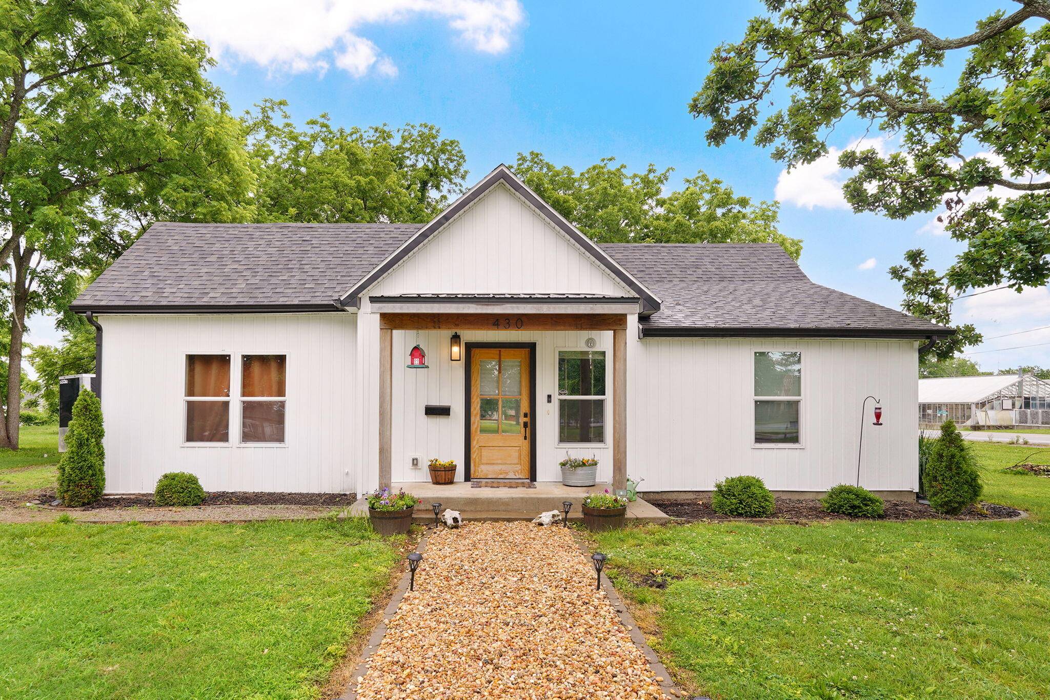 430 S Oak AVE, Aurora, MO 65605