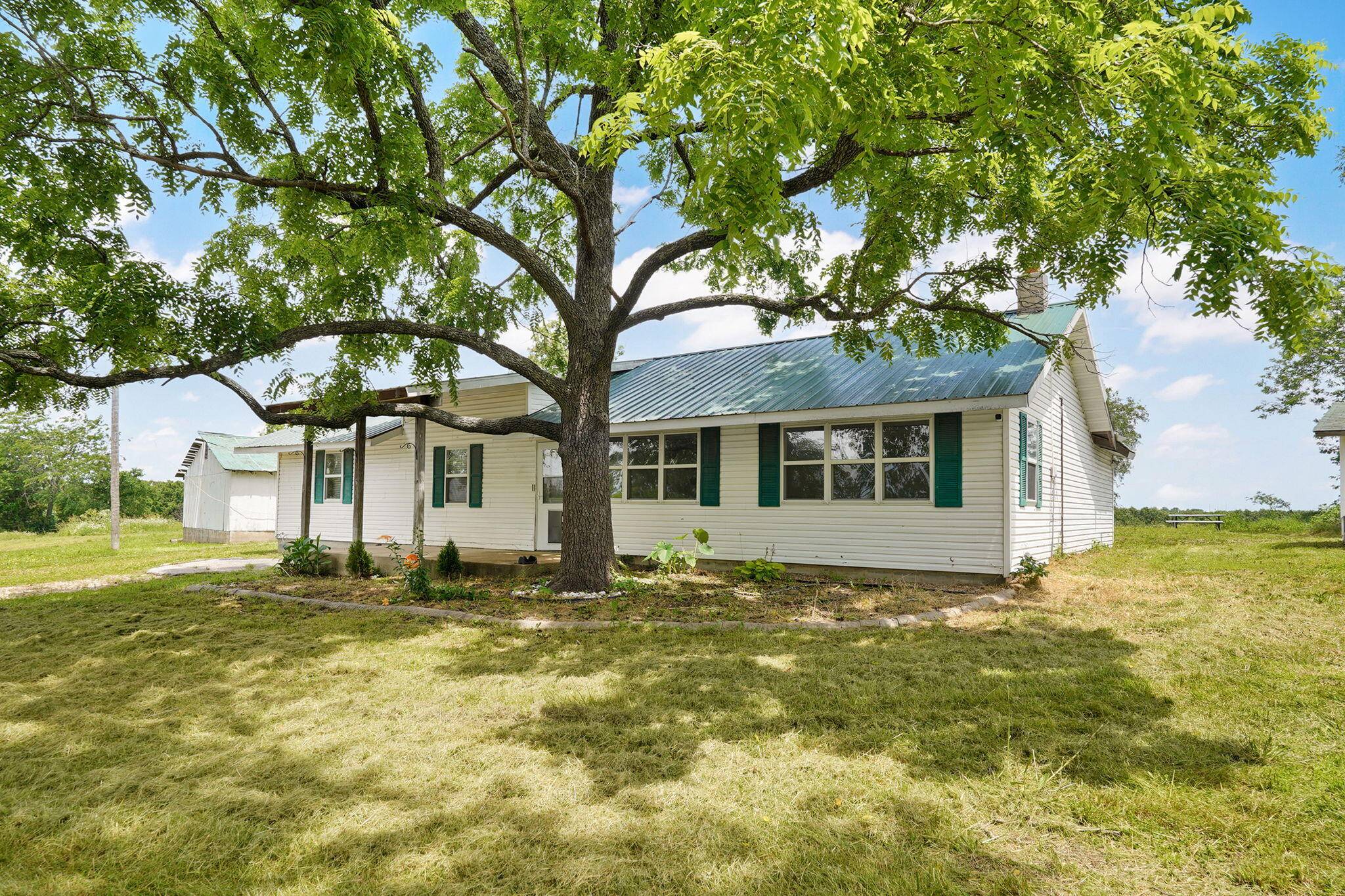 30017 Jeffries RD, Richland, MO 65556