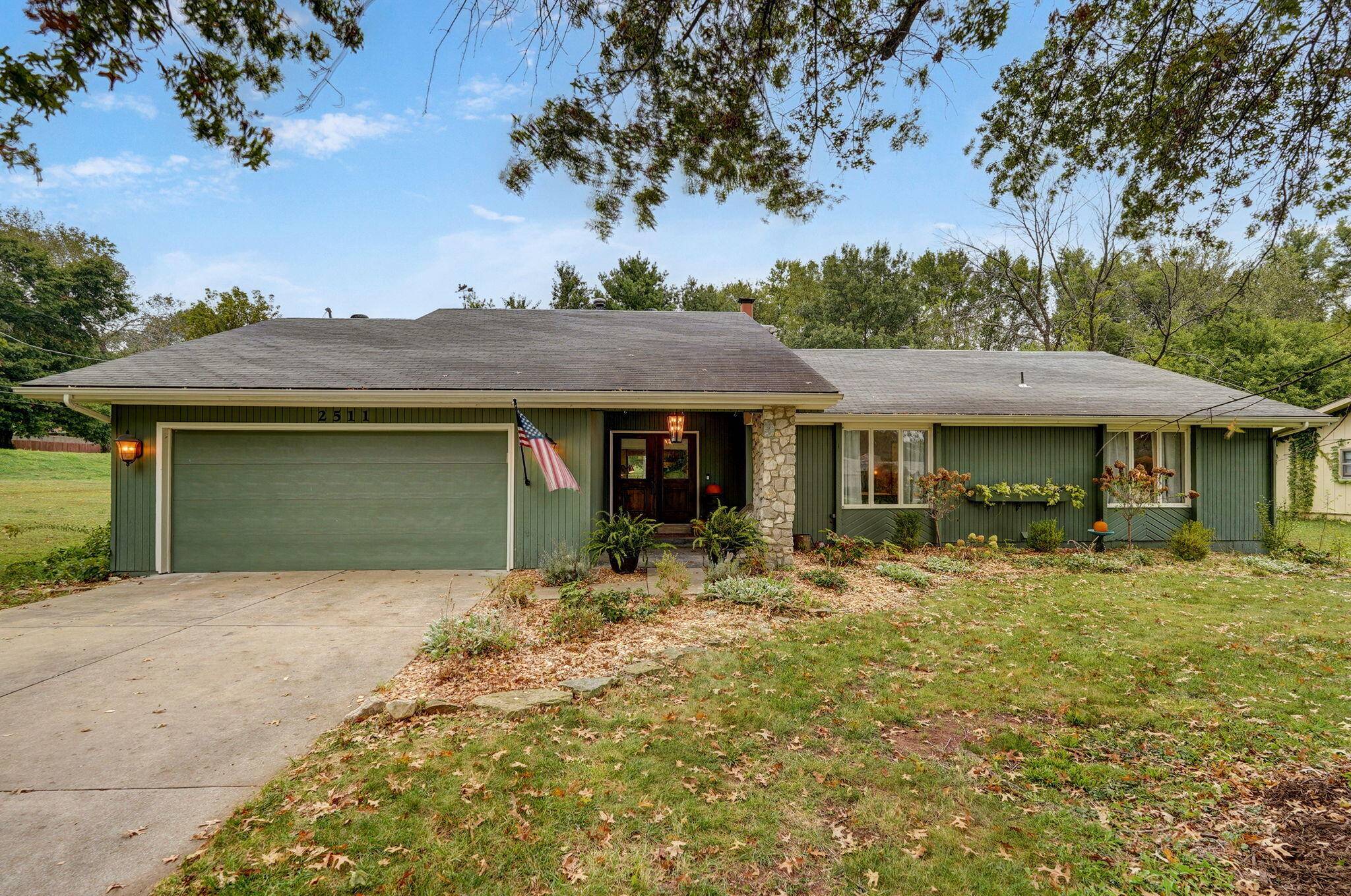 2511 E Broadmoor ST, Springfield, MO 65804