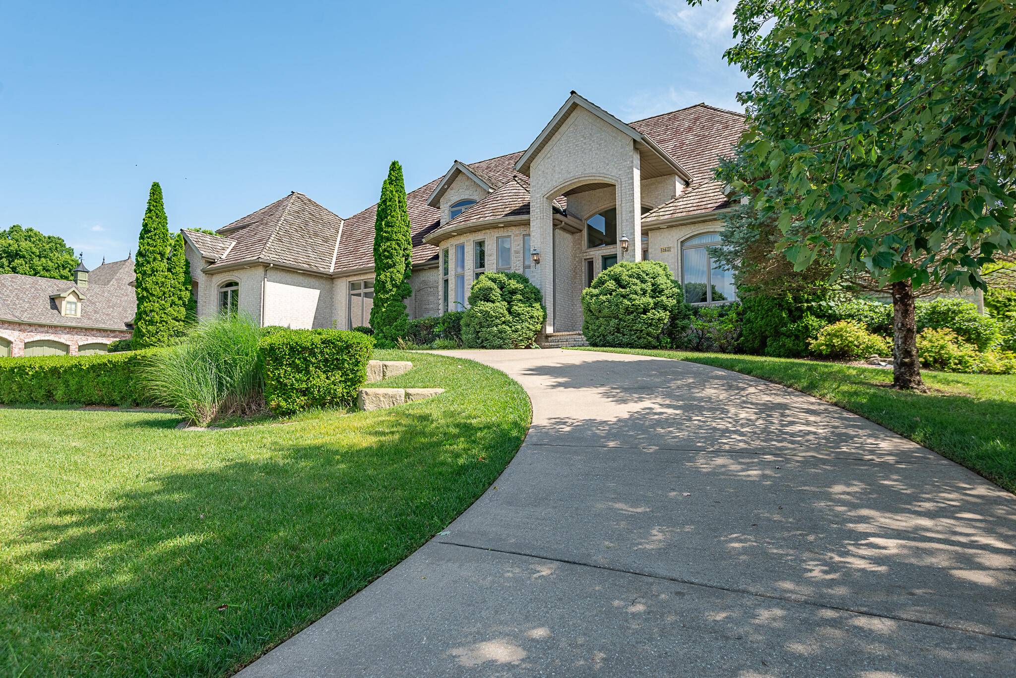 3780 E Pond Apple DR, Springfield, MO 65809
