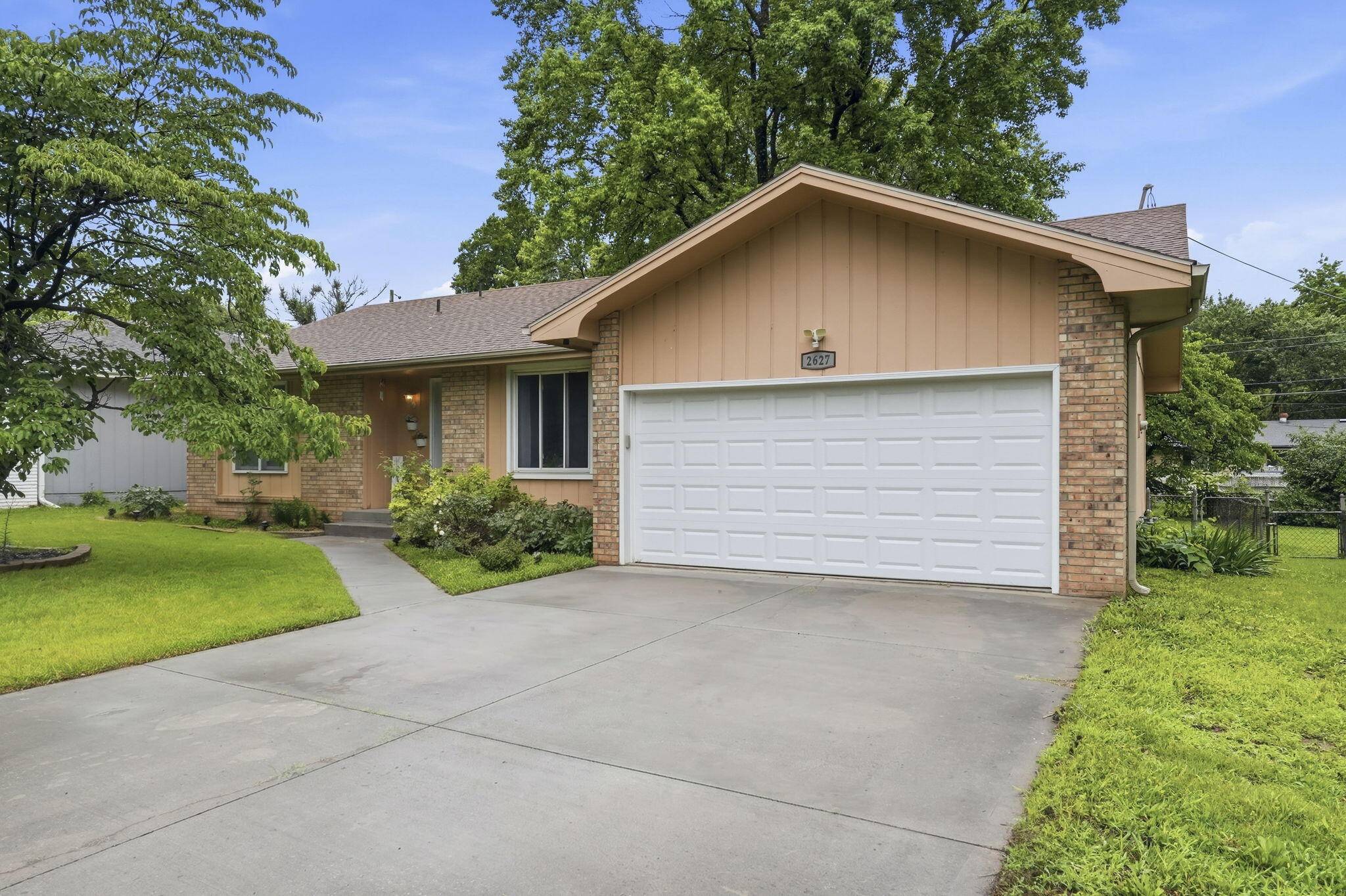 2627 S National AVE, Springfield, MO 65807