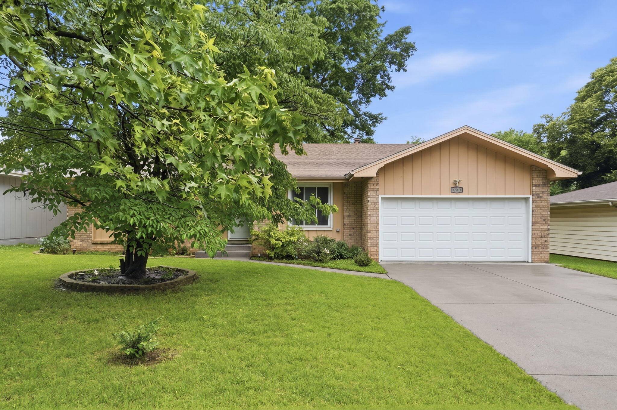 2627 S National AVE, Springfield, MO 65807