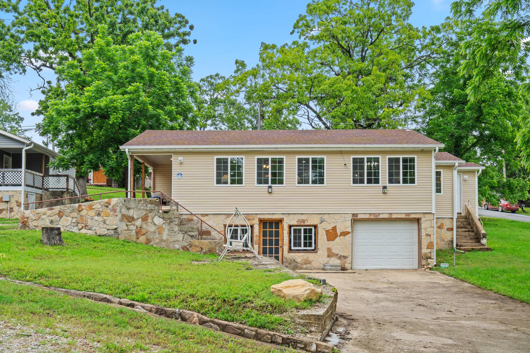 177 Benton AVE, Rockaway Beach, MO 65740