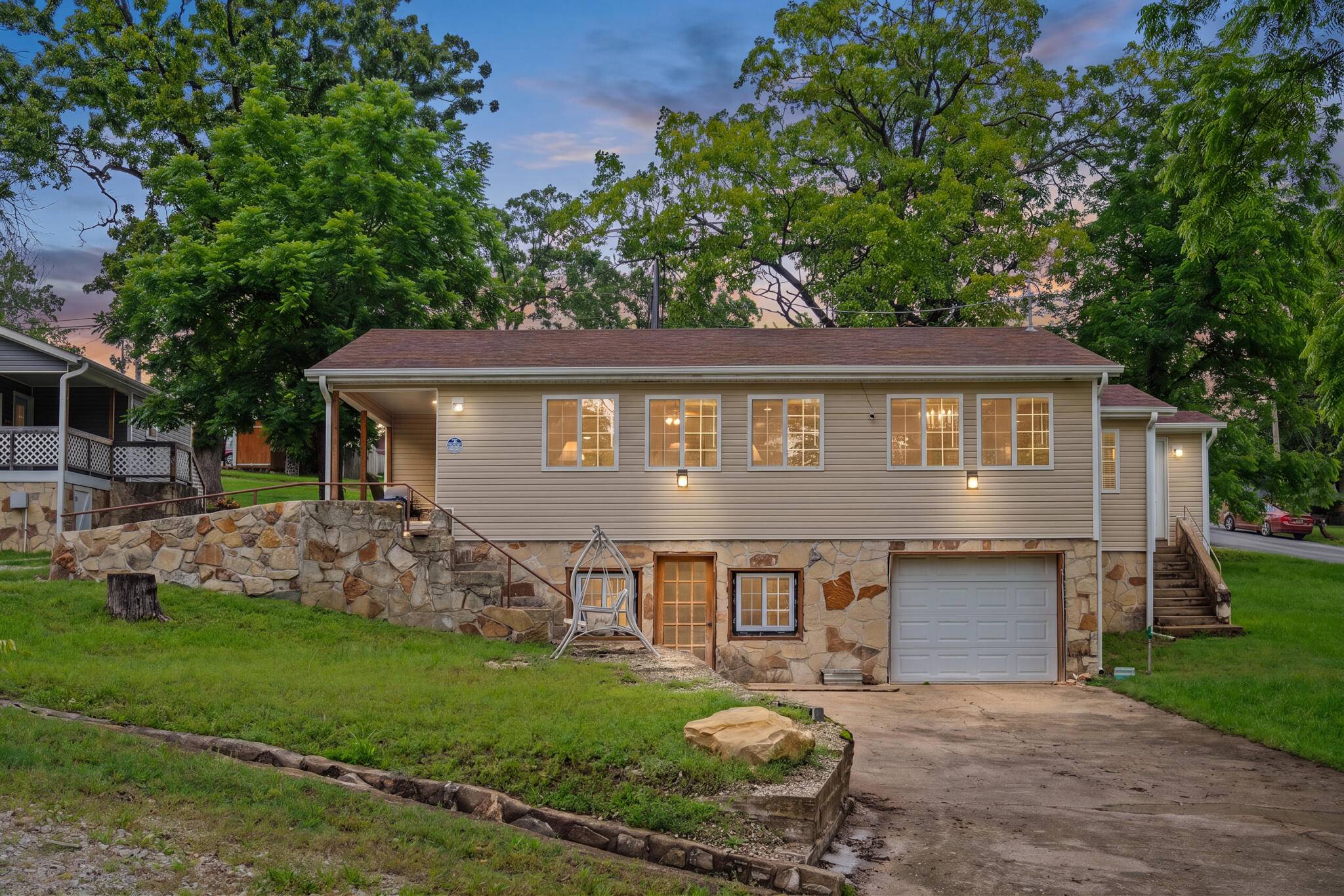 177 Benton AVE, Rockaway Beach, MO 65740