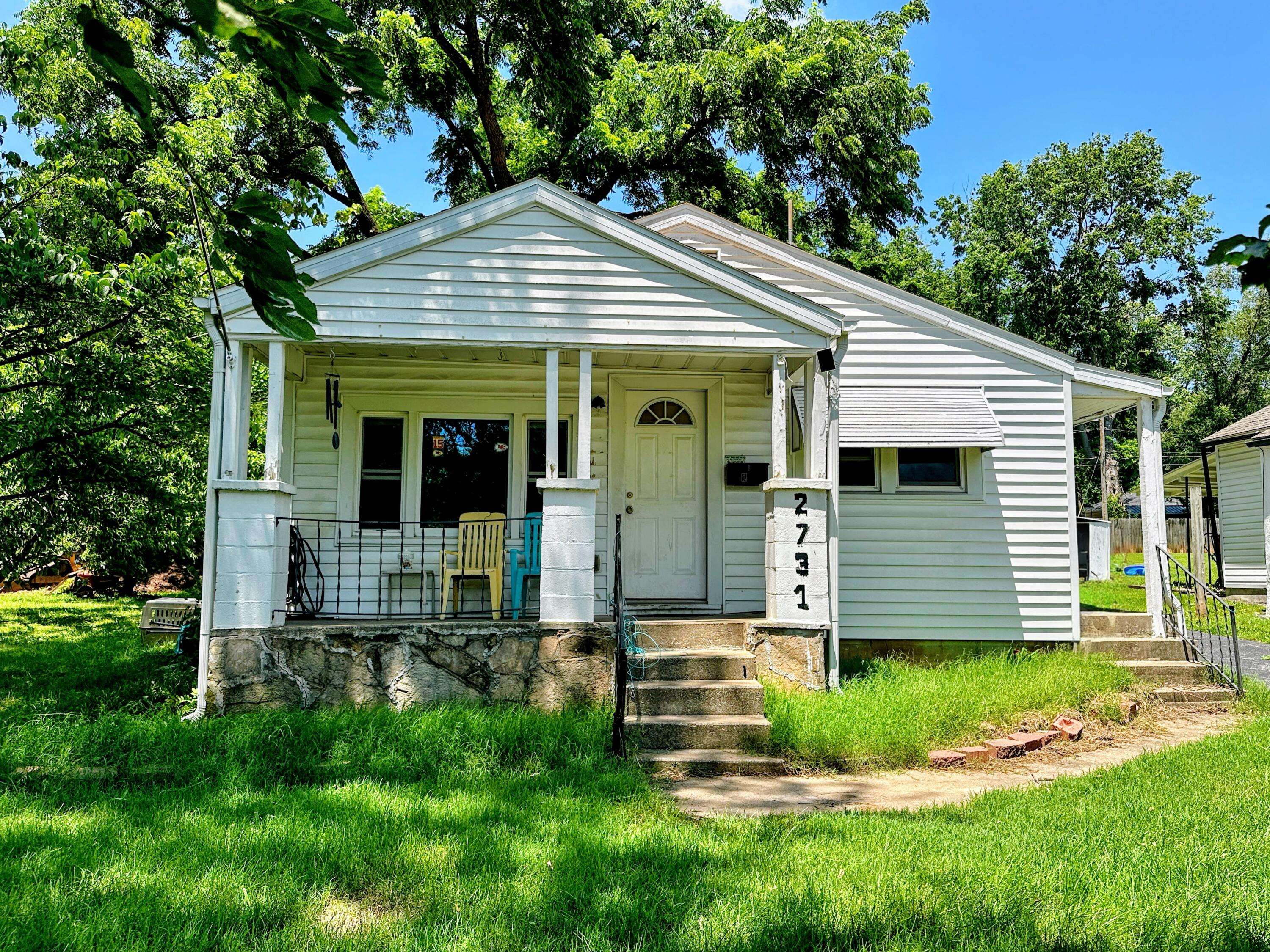 2731 W Walnut ST, Springfield, MO 65802
