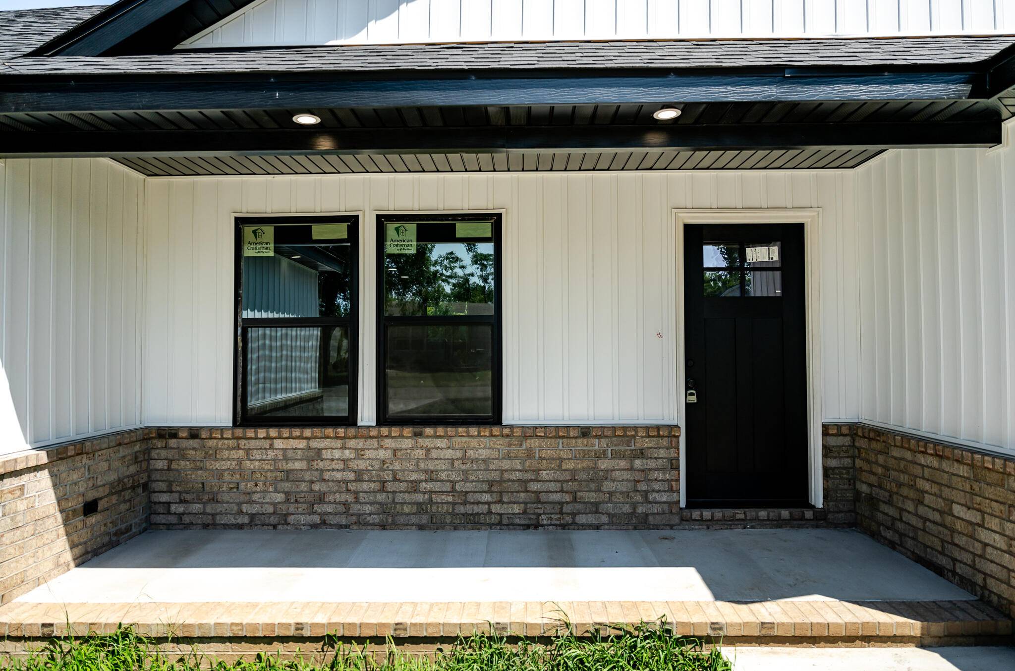 137 W Hawthorne ST, Aurora, MO 65605