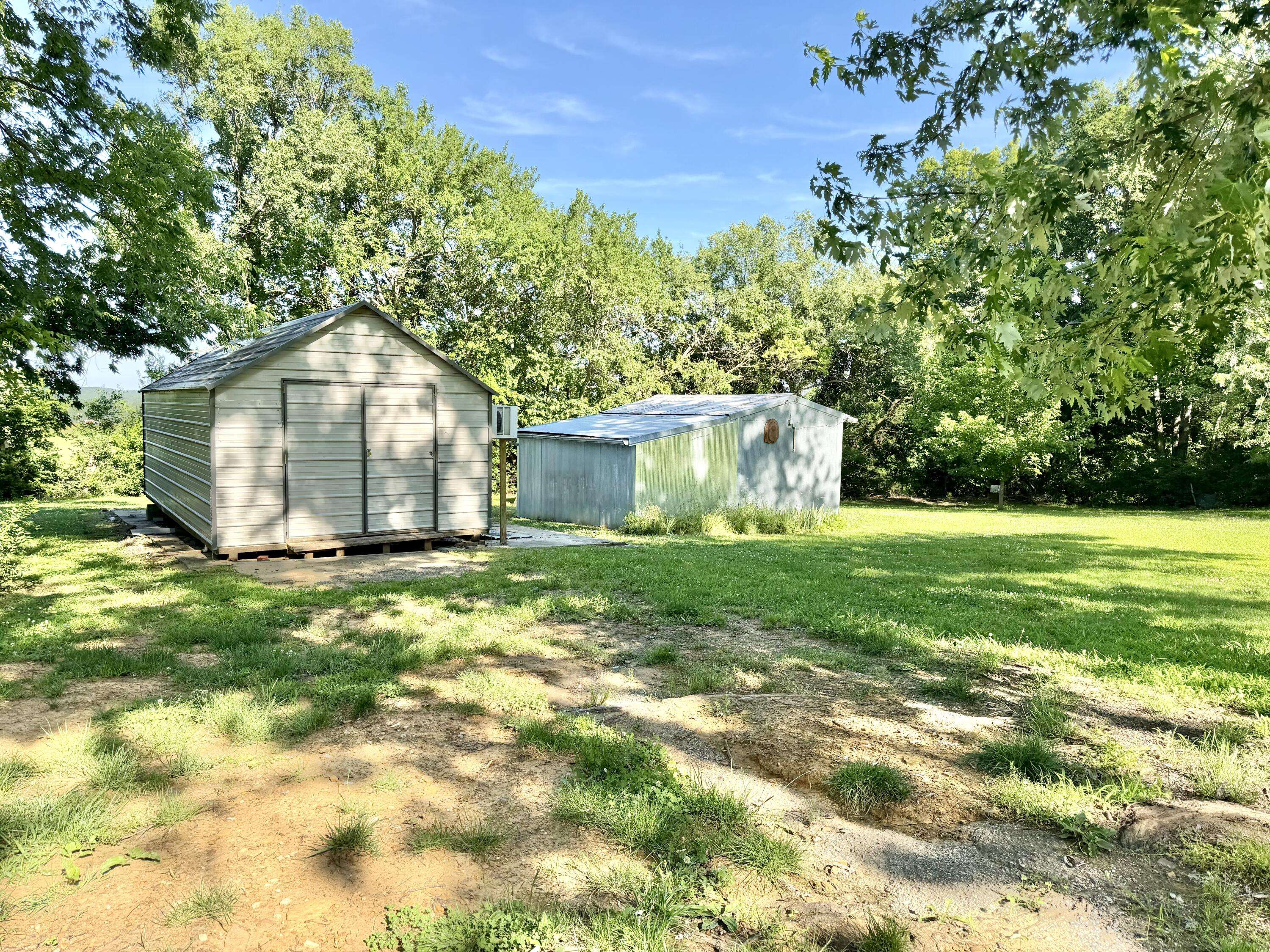 1405 S 951 RD, El Dorado Springs, MO 64744