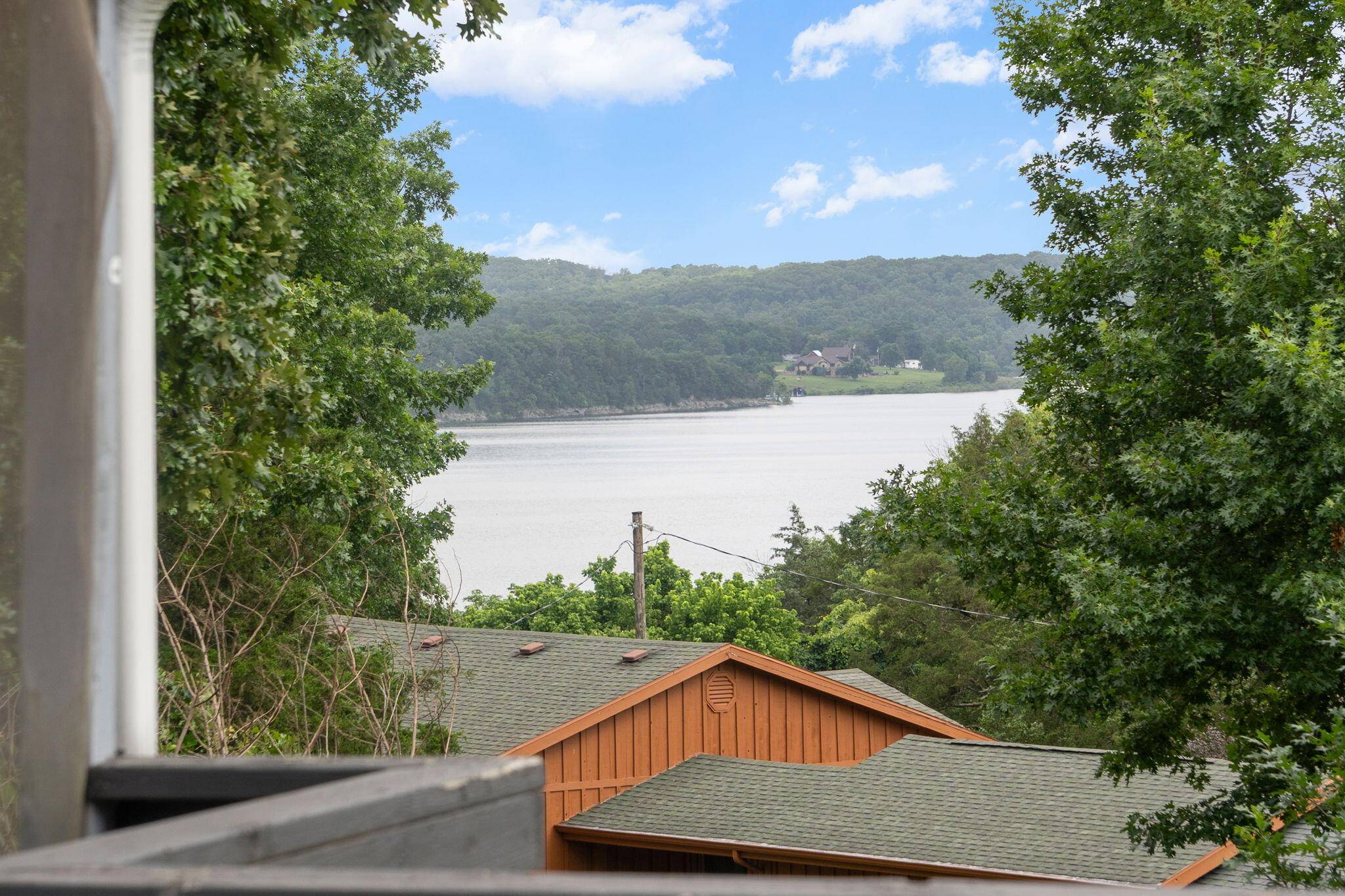 27111 White Tail RD, Shell Knob, MO 65747