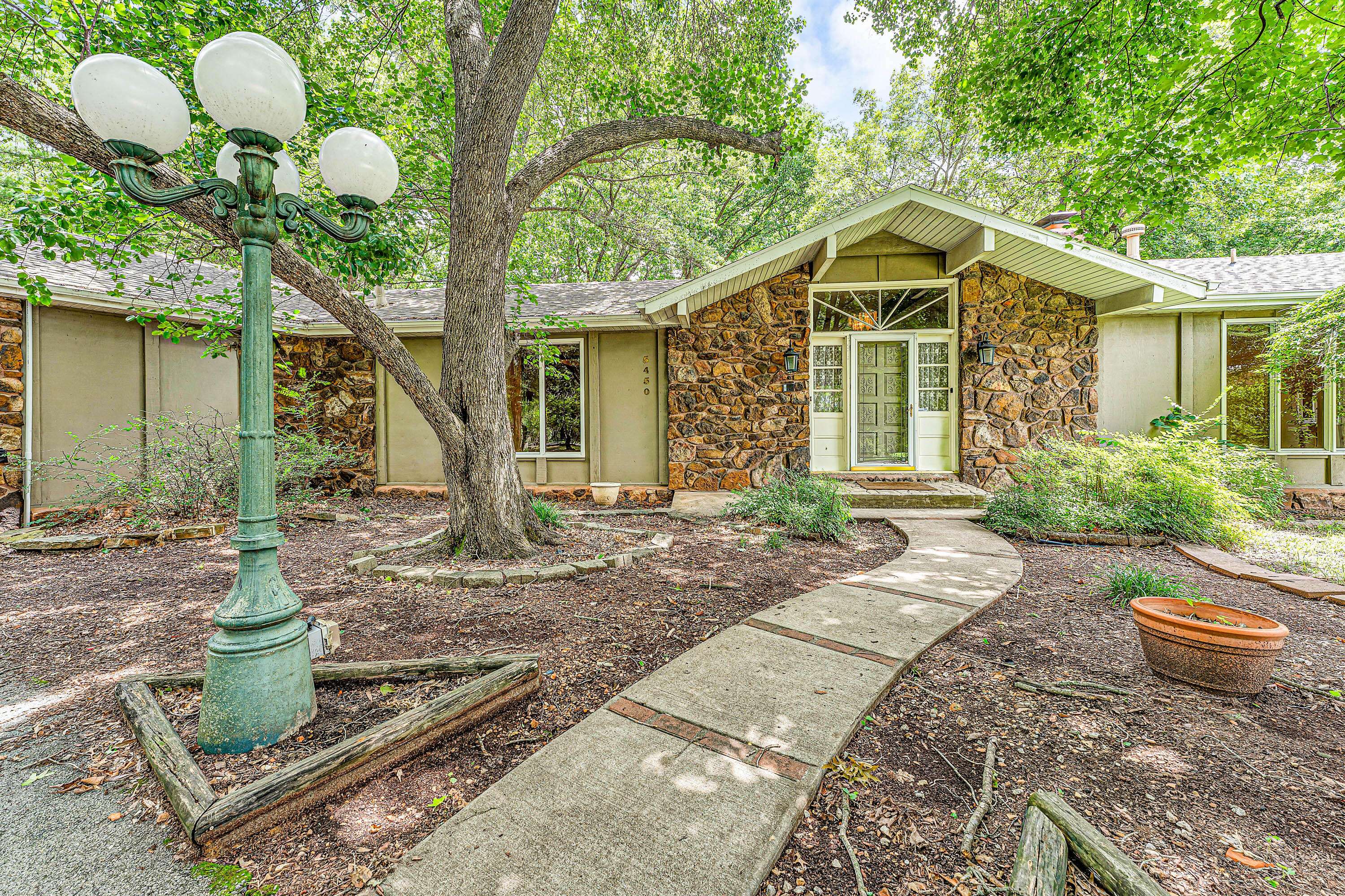 5450 S Farm Road 137, Springfield, MO 65810