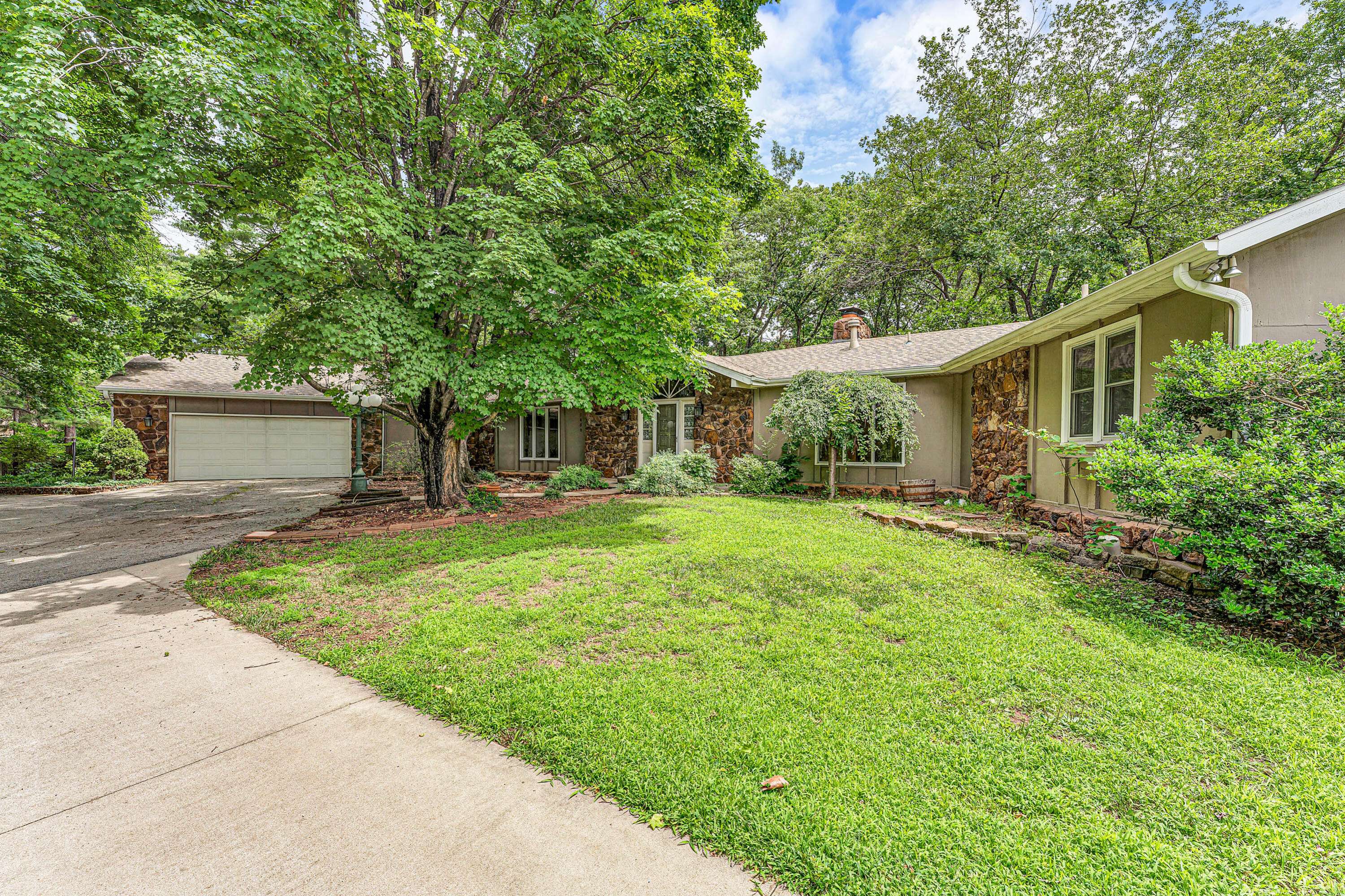 5450 S Farm Road 137, Springfield, MO 65810
