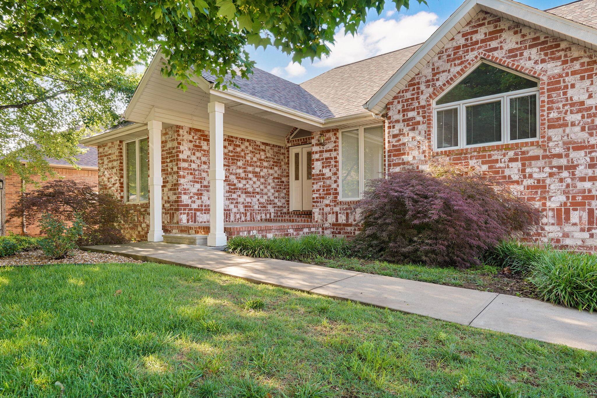 808 W Jackson AVE, Nixa, MO 65714