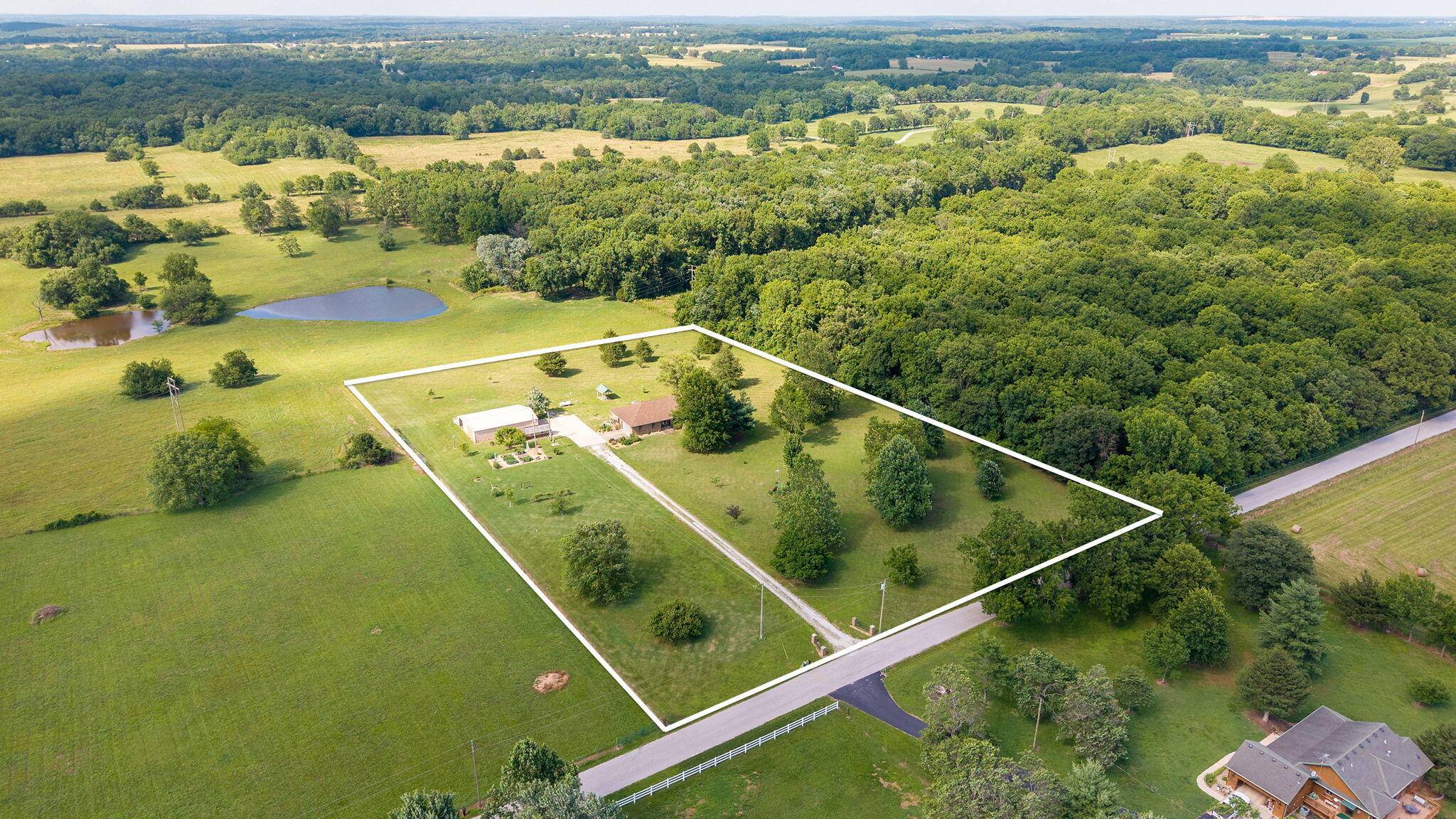 8933 W Farm Road 60, Willard, MO 65781