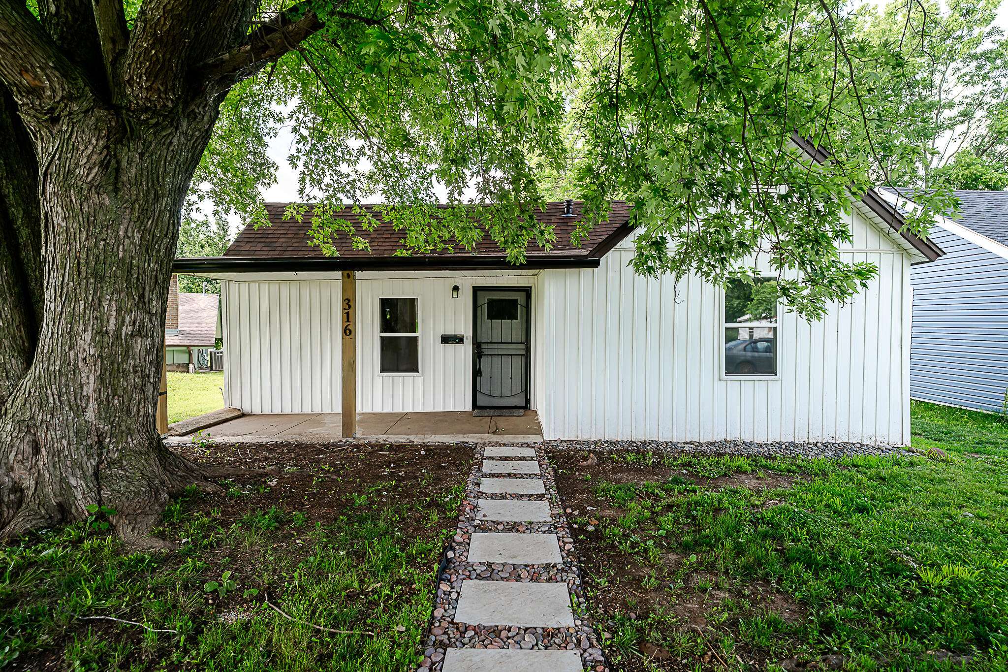 316 E Washington ST, Pierce City, MO 65723
